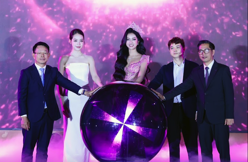 Hoa hậu Việt Nam hòa quyện giữa vẻ đẹp nội tâm và ngoại hình - Ảnh 1.