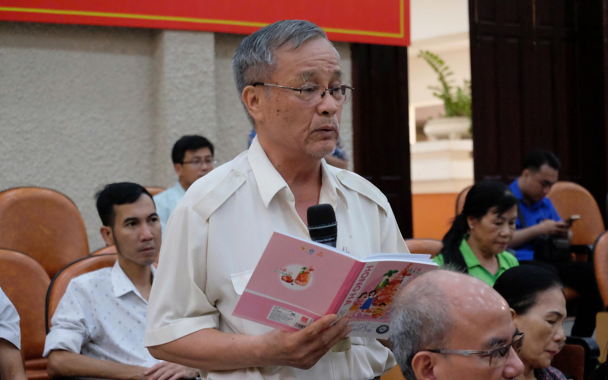 Cử tri 7 x&atilde; ph&iacute;a T&acirc;y TPHCM n&ecirc;u nhiều vấn đề d&acirc;n sinh &ldquo;n&oacute;ng&rdquo; - Ảnh 7.