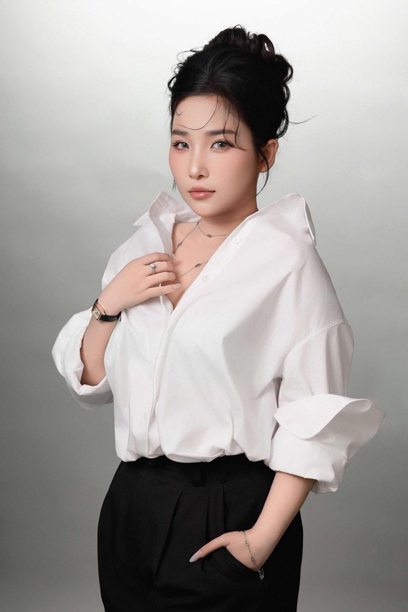 Giang Mạnh Hà, Diệu Đức, Mỹ Hằng ngồi ghế nóng cuộc thi 