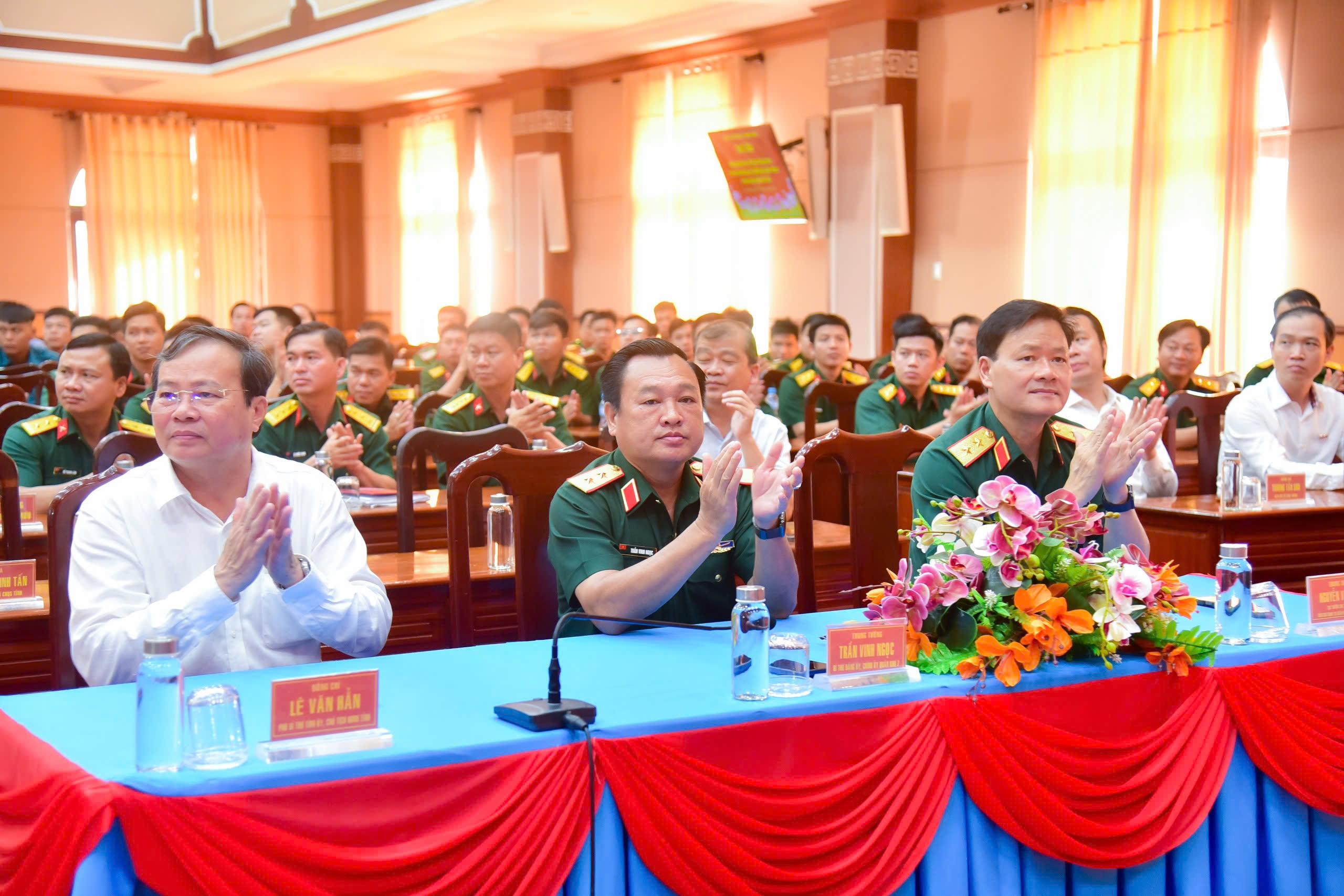 Bộ Quốc phòng tặng 100 tượng Chủ tịch Hồ Chí Minh tại Tây Ninh năm 2026 - Ảnh 1.