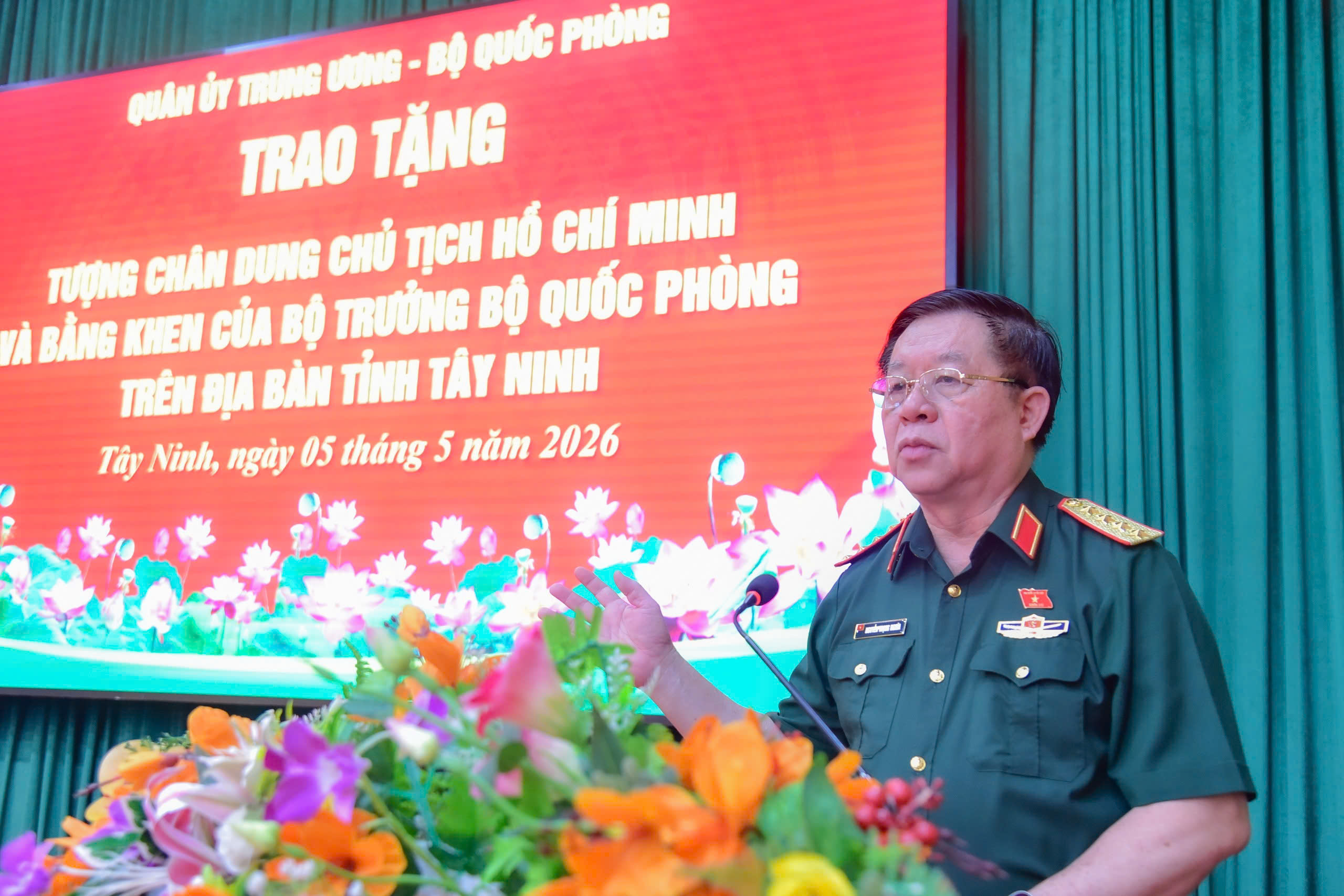 Bộ Quốc phòng tặng 100 tượng Chủ tịch Hồ Chí Minh tại Tây Ninh năm 2026 - Ảnh 3.