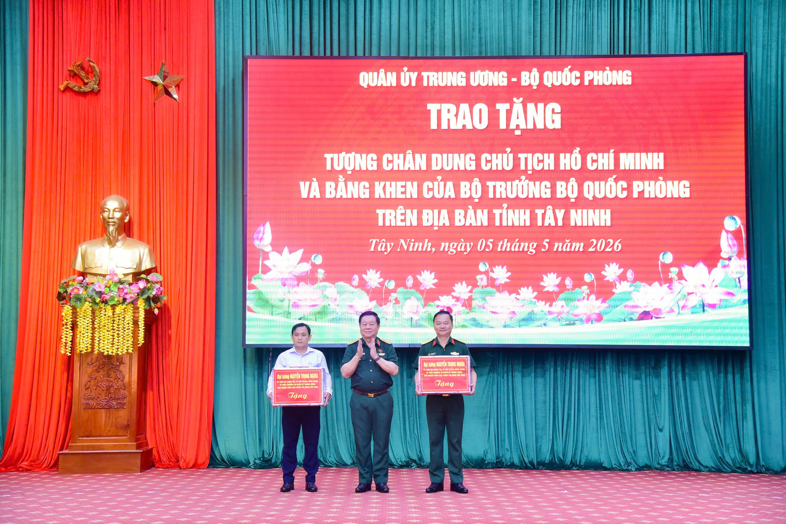 Bộ Quốc phòng tặng 100 tượng Chủ tịch Hồ Chí Minh tại Tây Ninh năm 2026 - Ảnh 6.