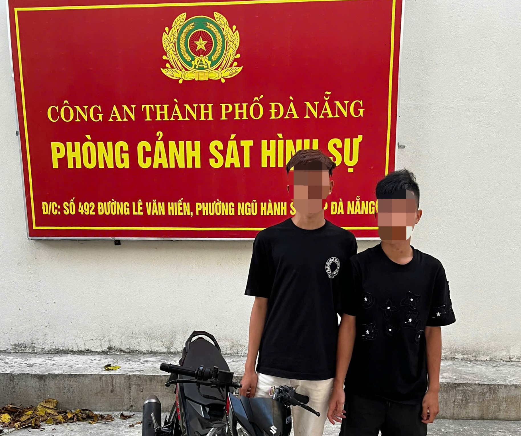Nam thiếu niên rủ bạn đột nhập phòng ngủ của mẹ mình - Ảnh 1.
