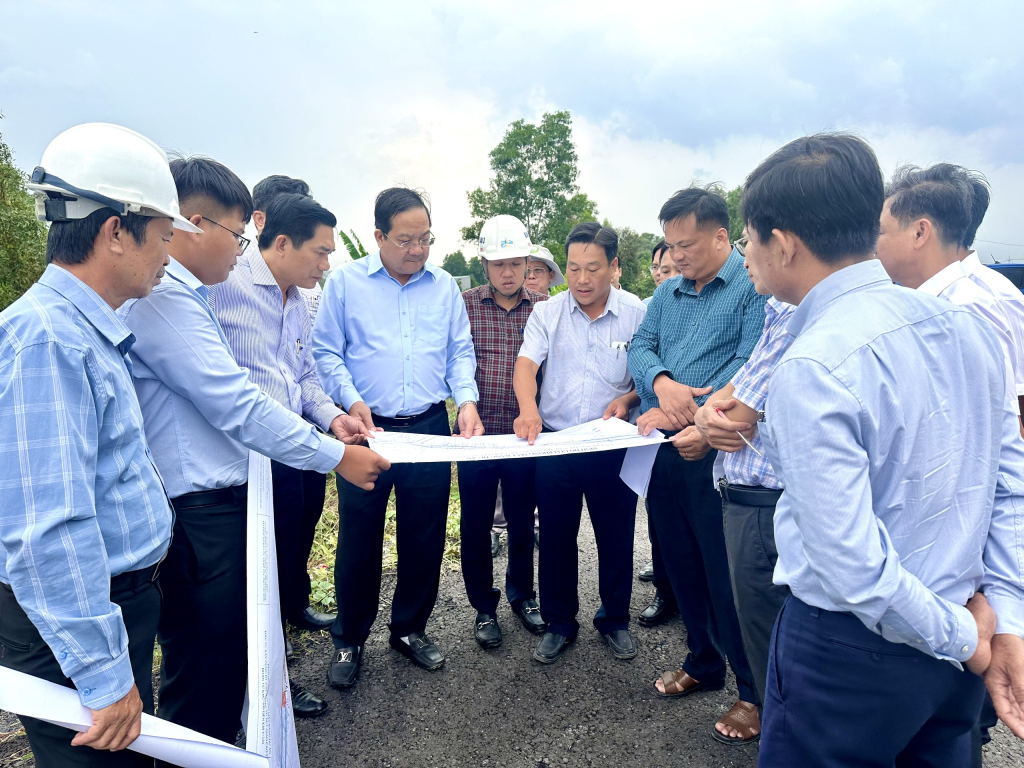L&atilde;nh đạo T&acirc;y Ninh y&ecirc;u cầu đẩy nhanh tiến độ V&agrave;nh đai 3 năm 2026 - Ảnh 1.