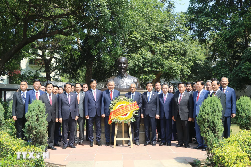 Tổng Bí thư, Chủ tịch nước Tô Lâm tưởng niệm Lãnh tụ Mahatma Gandhi và Chủ tịch Hồ Chí Minh - Ảnh 3.