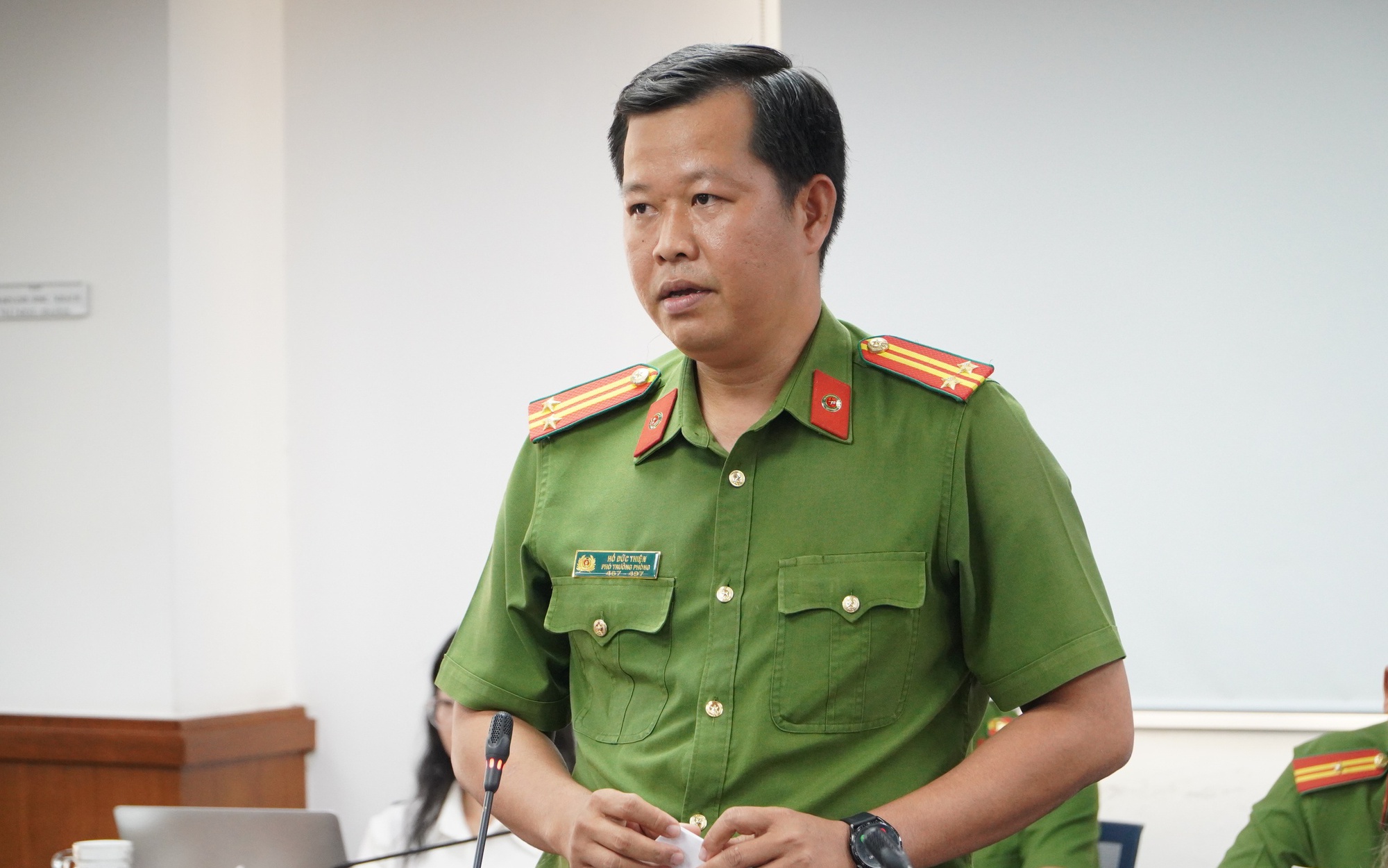 Hiện trạng phường đầu ti&ecirc;n ở TPHCM chuẩn bị thu ph&iacute; vỉa h&egrave; qua app - Ảnh 2.