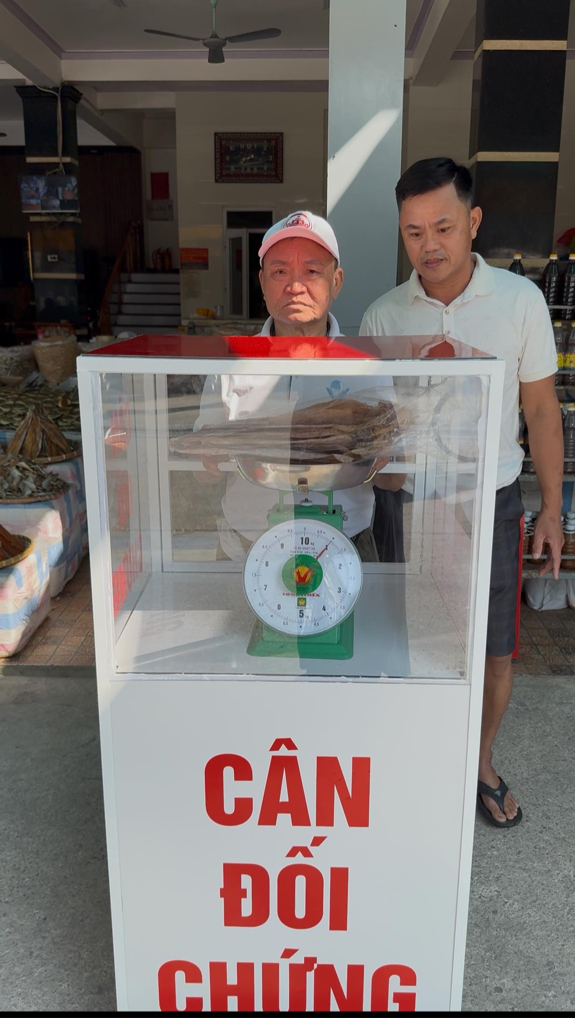 Sầm Sơn lắp cân đối chứng ở khu hải sản để chống 