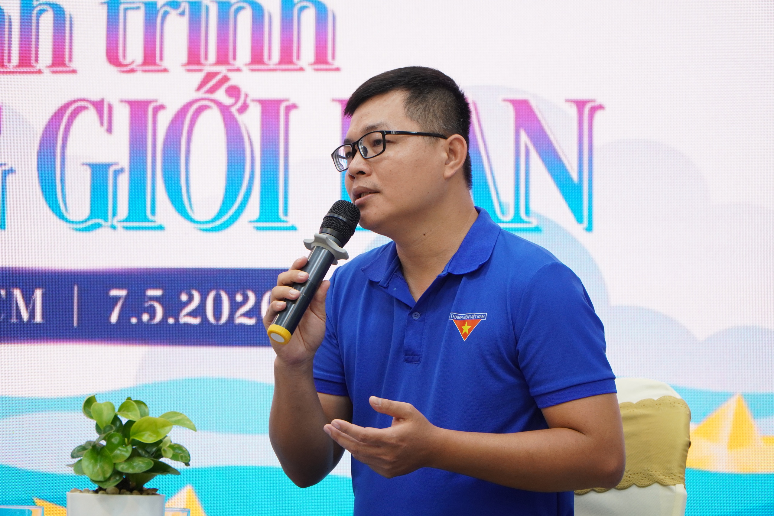 Hoa hậu Lương Thùy Linh làm giám khảo Cuộc thi Sống đẹp của báo Thanh Niên - Ảnh 4.