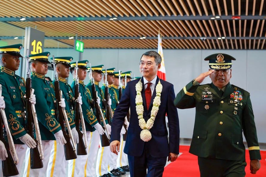 Thủ tướng L&ecirc; Minh Hưng đến Philippines dự Hội nghị Cấp cao ASEAN - Ảnh 1.