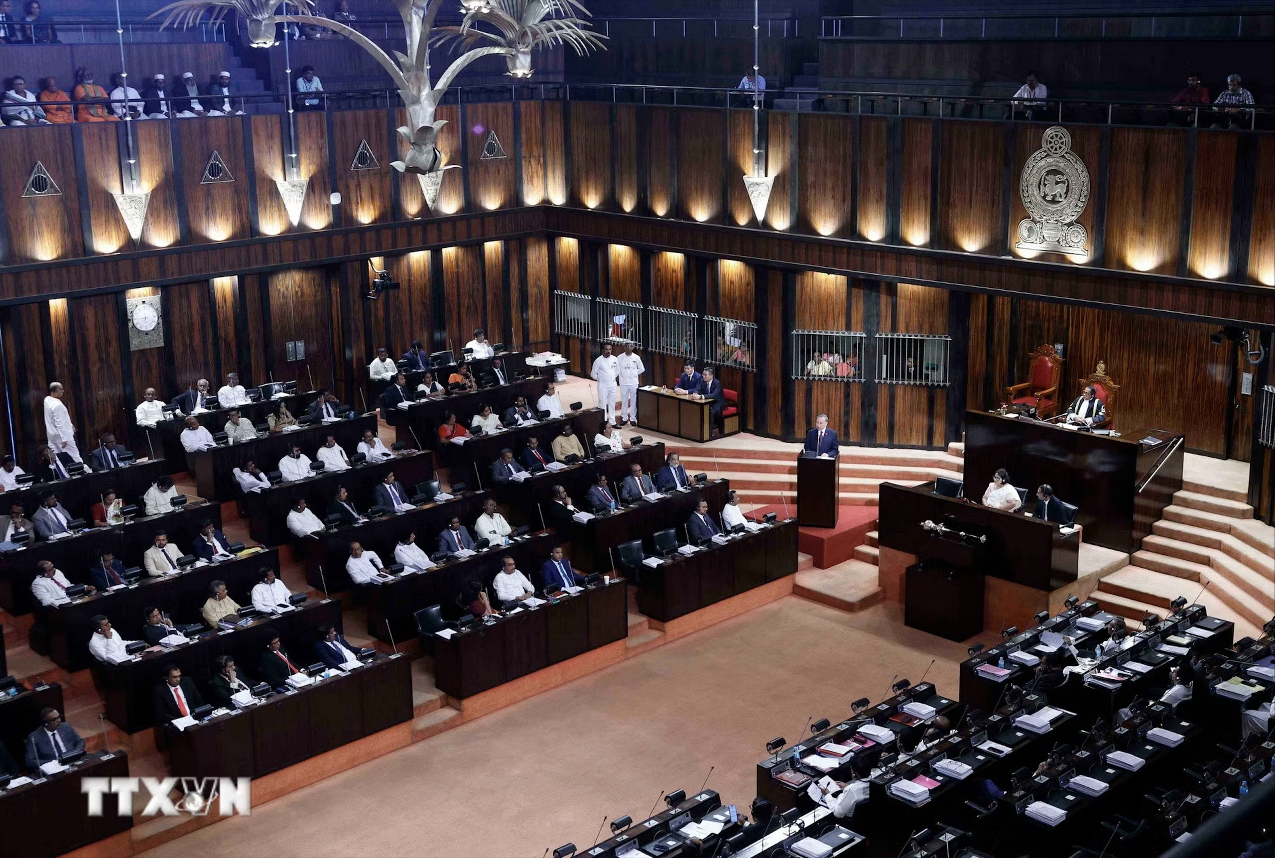 Tổng B&iacute; thư, Chủ tịch nước T&ocirc; L&acirc;m ph&aacute;t biểu tại Quốc hội Sri Lanka - Ảnh 2.
