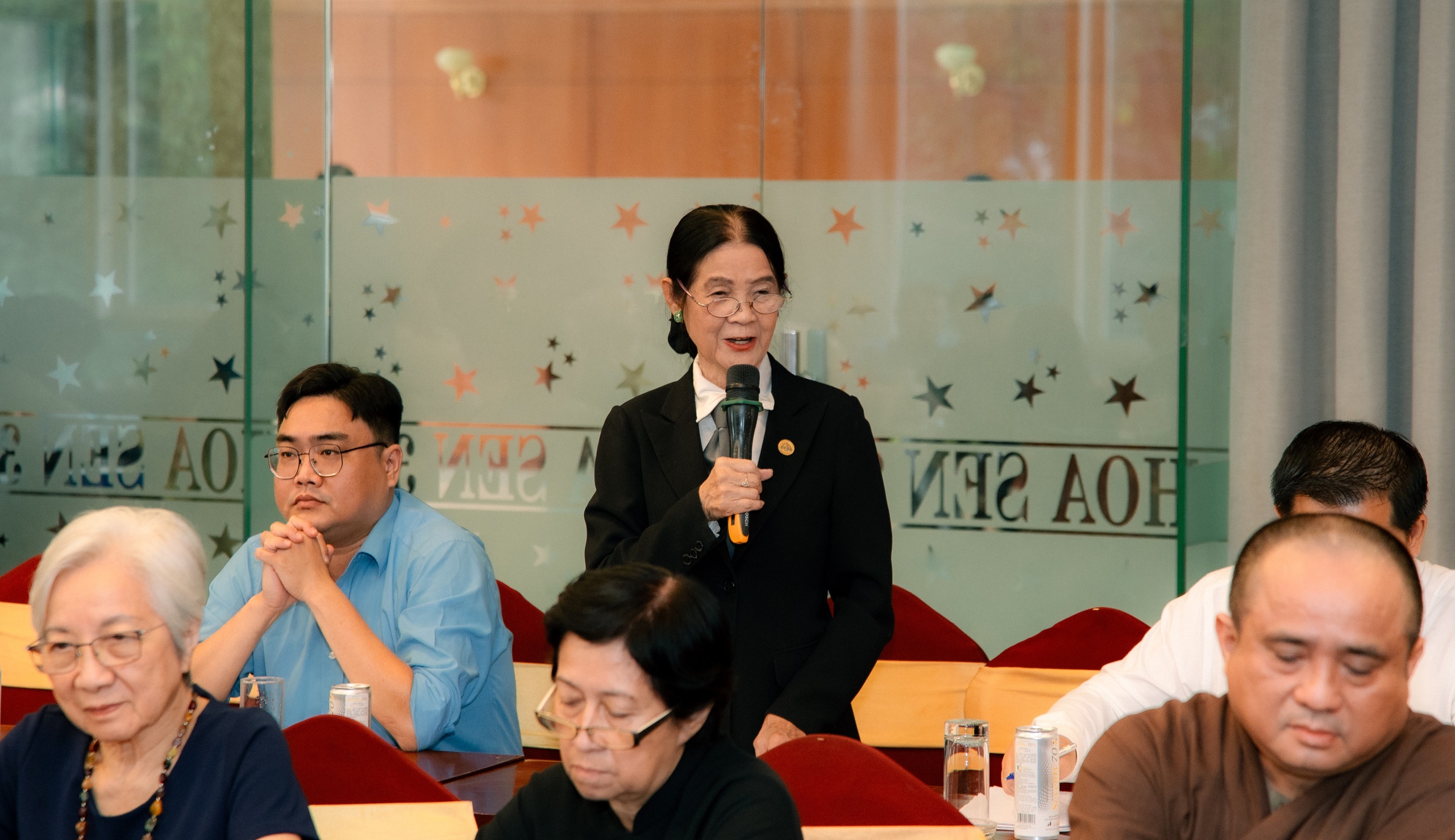 L&atilde;nh đạo TPHCM giao nhiệm vụ cho Đo&agrave;n đại biểu tham dự Đại hội to&agrave;n quốc MTTQ Việt Nam - Ảnh 2.