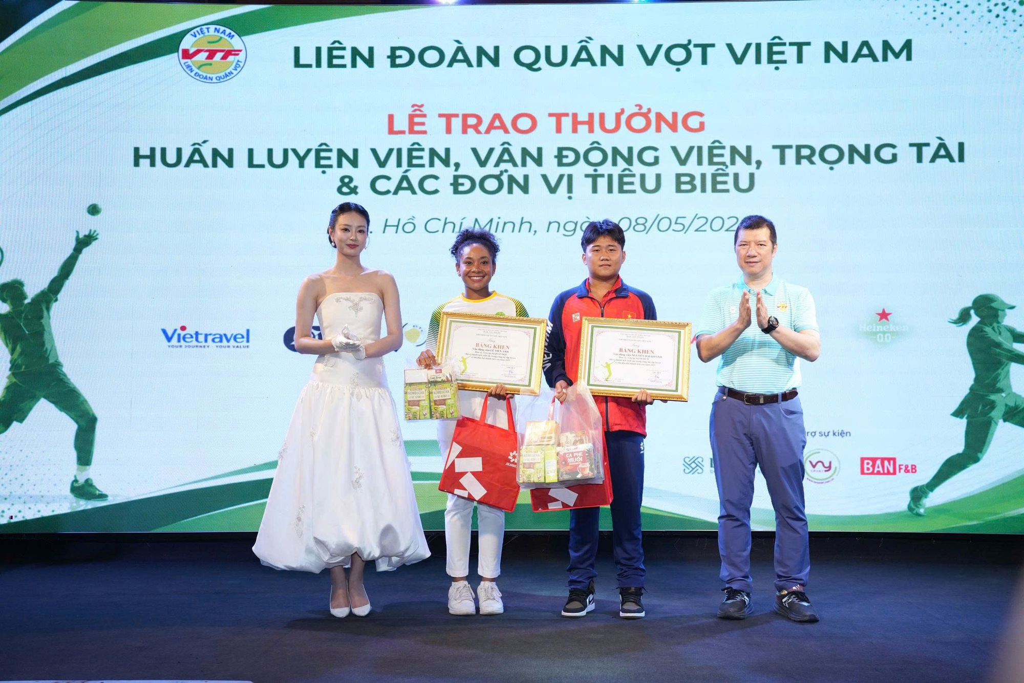 BLV Quang Huy l&agrave;m Ph&oacute; Chủ tịch LĐ Quần vợt Việt Nam, giới thiệu đại sử H&rsquo;Hen Ni&ecirc; - Ảnh 2.