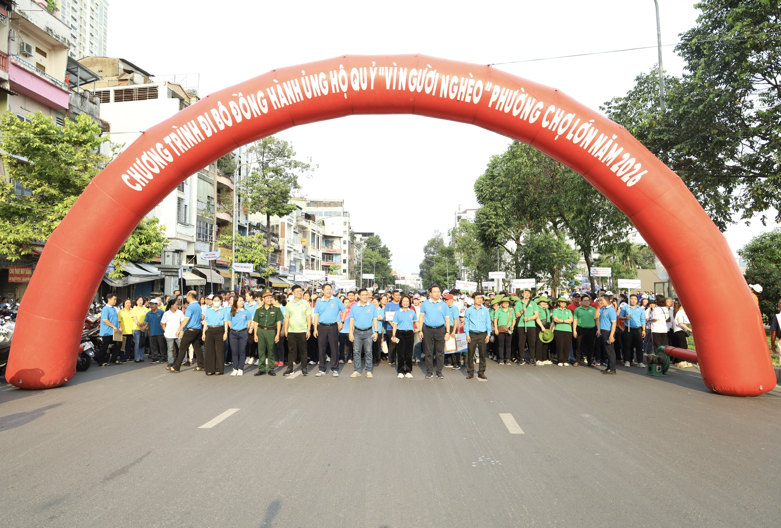 Phường Chợ Lớn phát động Tháng Công nhân, tiếp nhận hơn 1,3 tỉ đồng cho Quỹ “Vì người nghèo” - Ảnh 1.