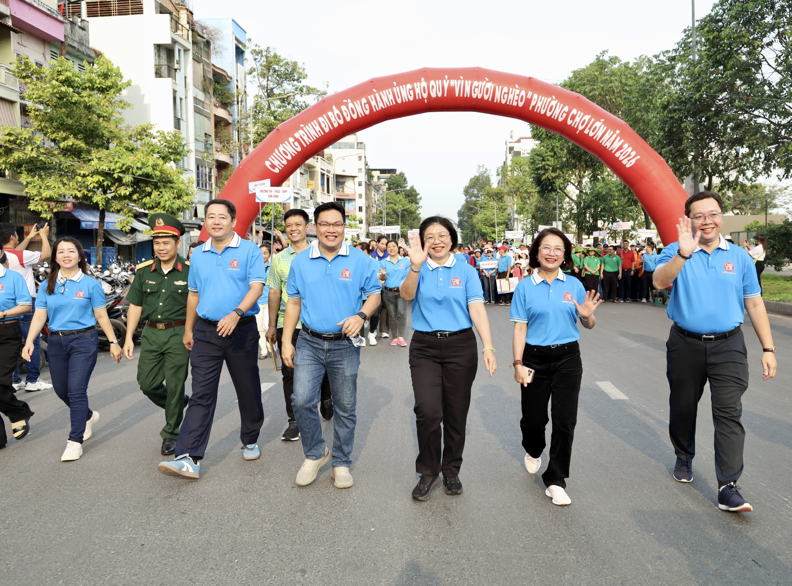 Phường Chợ Lớn phát động Tháng Công nhân, tiếp nhận hơn 1,3 tỉ đồng cho Quỹ “Vì người nghèo” - Ảnh 2.