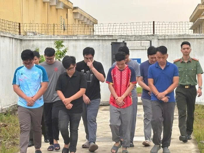 Những vụ án nổi cộm trong tuần: Cựu thứ trưởng Nguyễn Bá Hoan bị cáo buộc nhận hối lộ hàng chục tỉ đ - Ảnh 1.