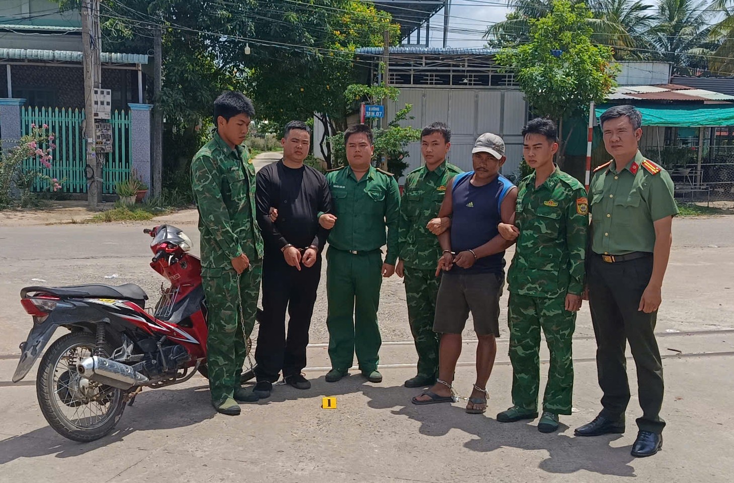 Công an Tây Ninh khuyến cáo 3 không , 2 chủ động để ngăn chặn xuất nhập cảnh trái phép - Ảnh 1.
