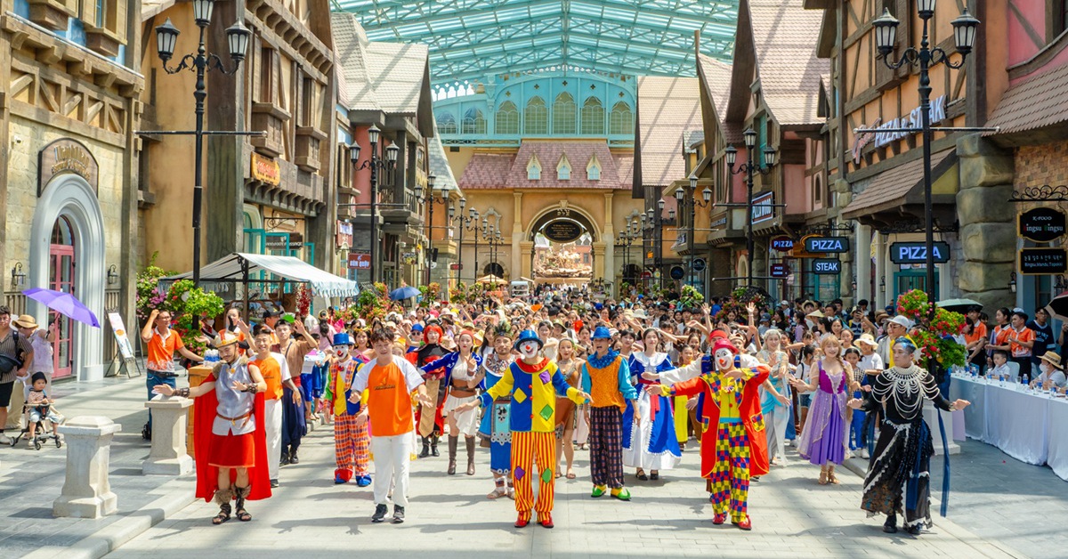 https://nld.mediacdn.vn/291774122806476800/2026/6/1/a1-vinwonders-tren-khap-ca-nuoc-ron-rang-tieng-cuoi-cua-cac-em-nho-ngay-16-17802889464381937918568-145-0-773-1200-crop-17802894807091177951547.jpg