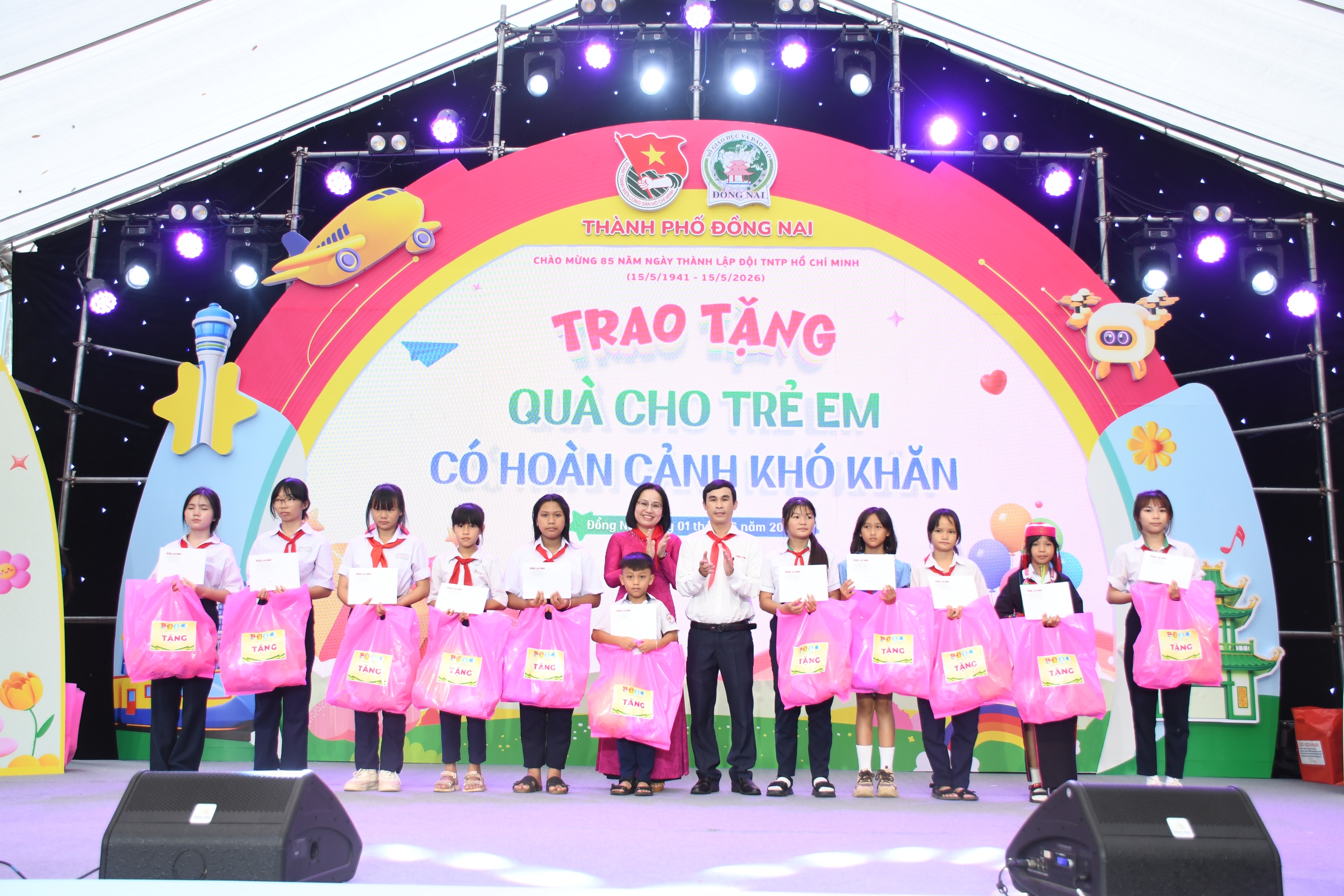 Báo Người Lao Động trao 50 suất hỗ trợ tiếp sức học sinh vượt khó, vươn lên - Ảnh 3.