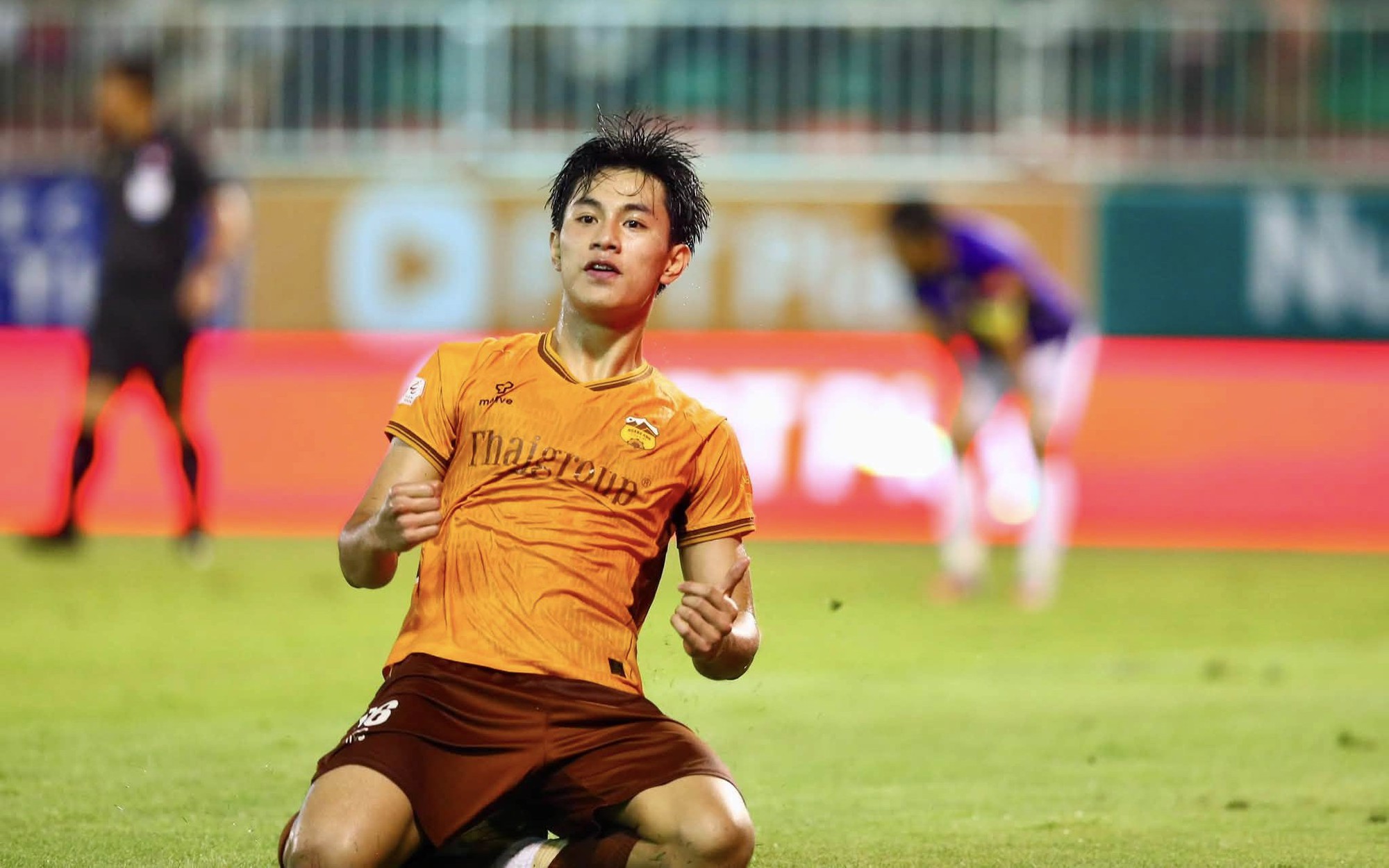 V-League nghẹt thở với những cuộc đua kịch tính - Ảnh 1.