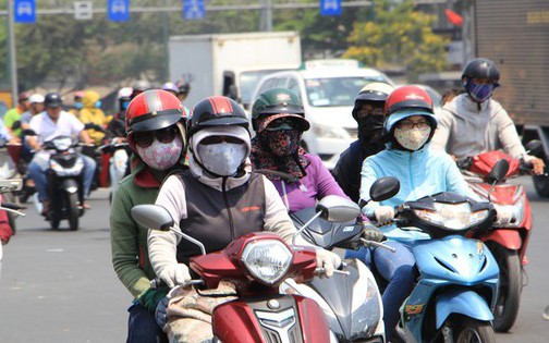 Đợt nắng n&oacute;ng k&eacute;o d&agrave;i ở miền Bắc v&agrave; miền trung c&oacute; nơi tr&ecirc;n 39 độ C - Ảnh 2.