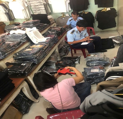 Kh&aacute;nh H&ograve;a: Phạt hơn nửa tỉ đồng c&aacute;c cơ sở kinh doanh h&agrave;ng giả - Ảnh 2.