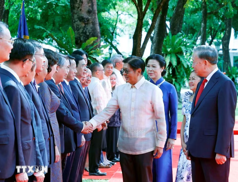 21 loạt đại b&aacute;c ch&agrave;o mừng Tổng B&iacute; thư, Chủ tịch nước T&ocirc; L&acirc;m thăm cấp Nh&agrave; nước Philippines - Ảnh 9.