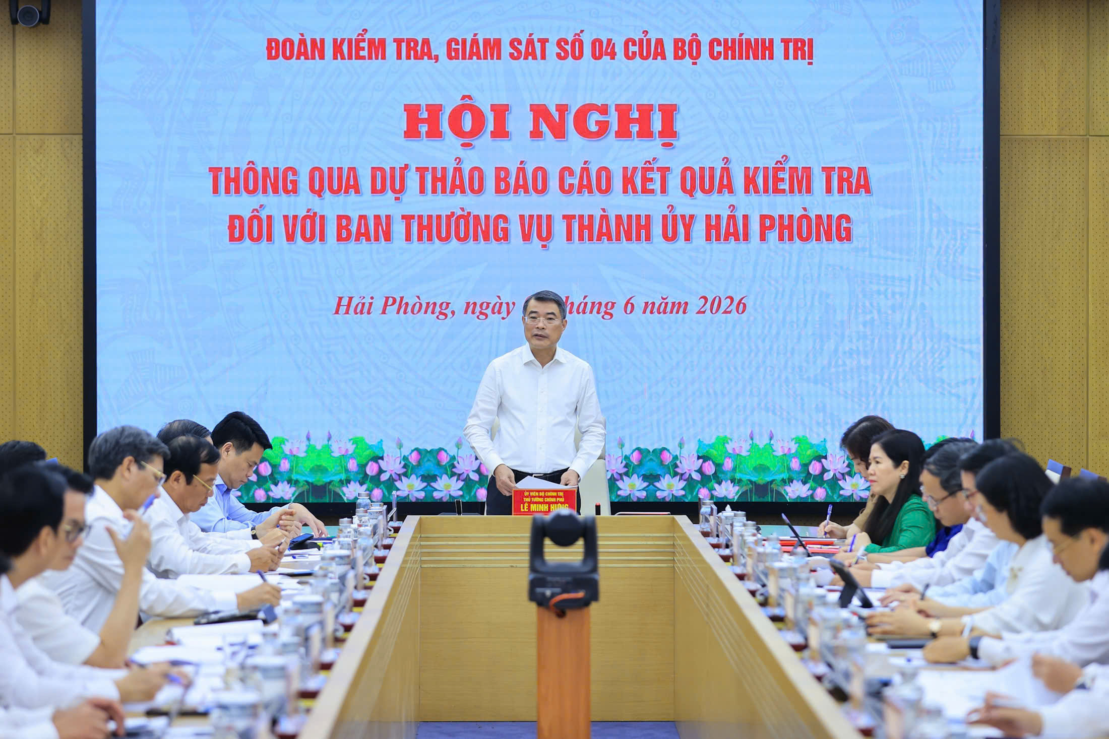 Thủ tướng yêu cầu Hải Phòng tiên phong đổi mới mô hình tăng trưởng 2026 - Ảnh 1.
