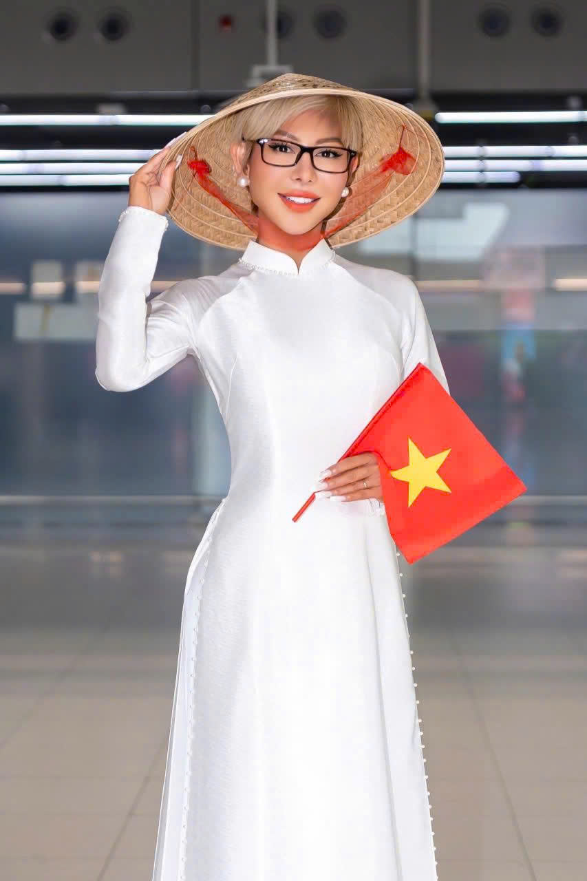 Mang áo dài, nón lá đến Thái Lan, Vân Phạm bắt đầu hành trình tại Mrs Tourism Queen International 2026  - Ảnh 3.