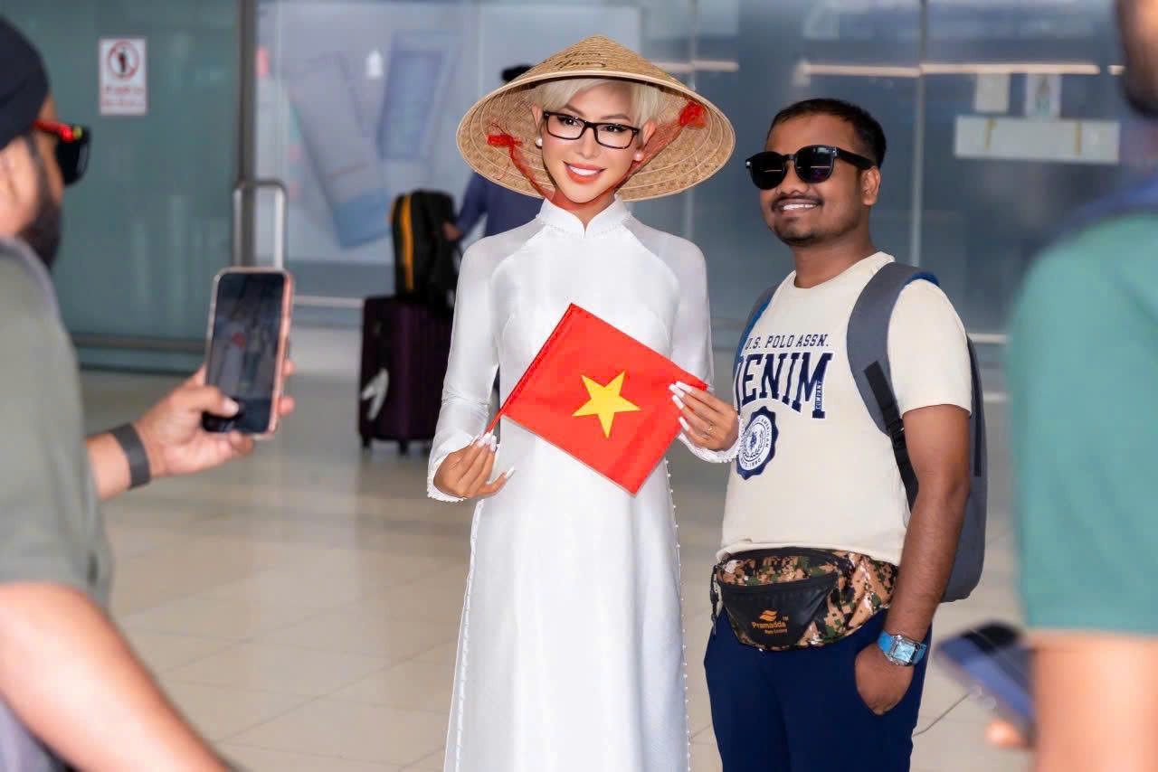 Mang áo dài, nón lá đến Thái Lan, Vân Phạm bắt đầu hành trình tại Mrs Tourism Queen International 2026  - Ảnh 4.