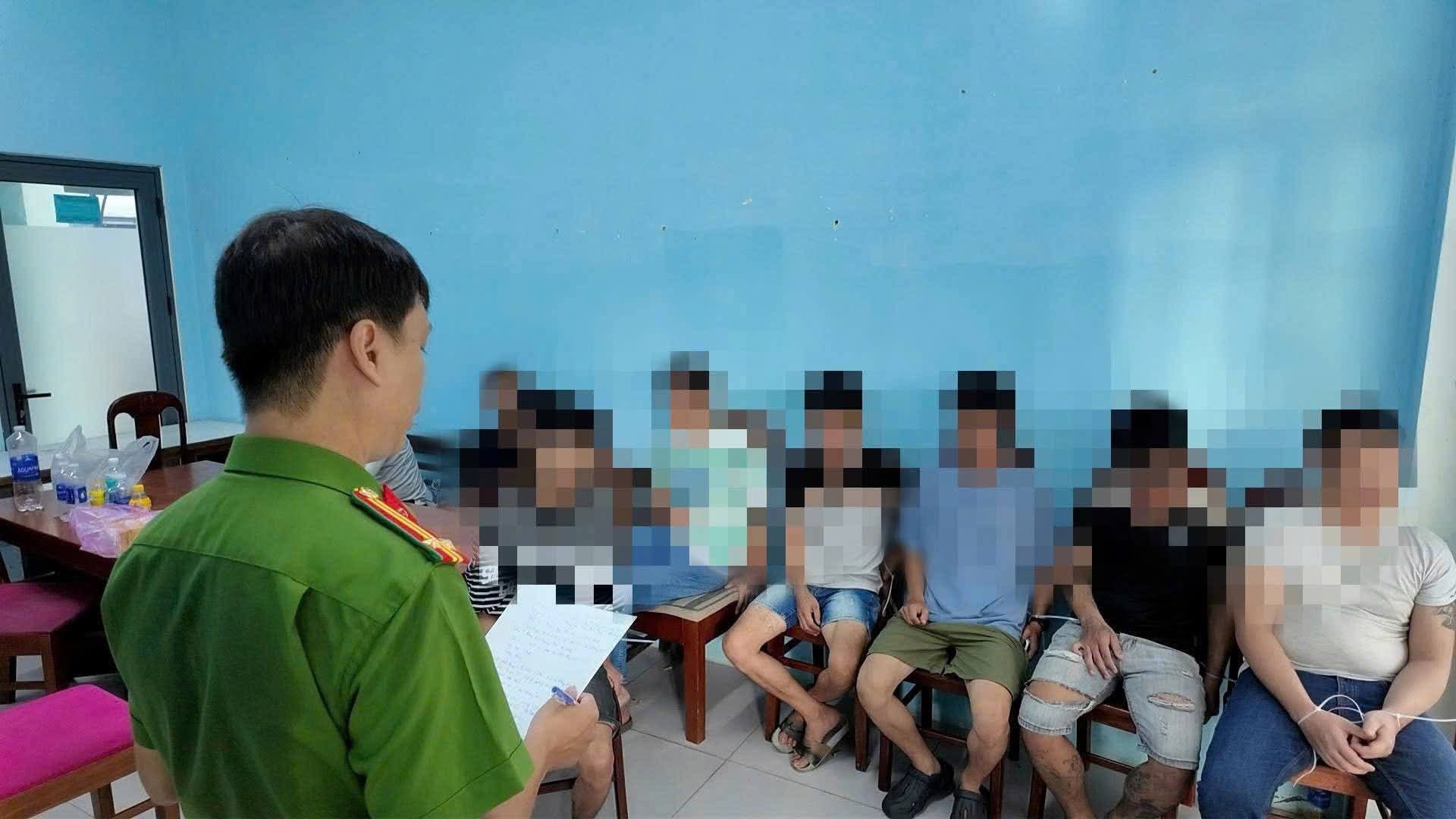 Tổng kiểm tra ma túy tại chung cư, một phường ở Đà Nẵng huy động gần 500 người - Ảnh 3.