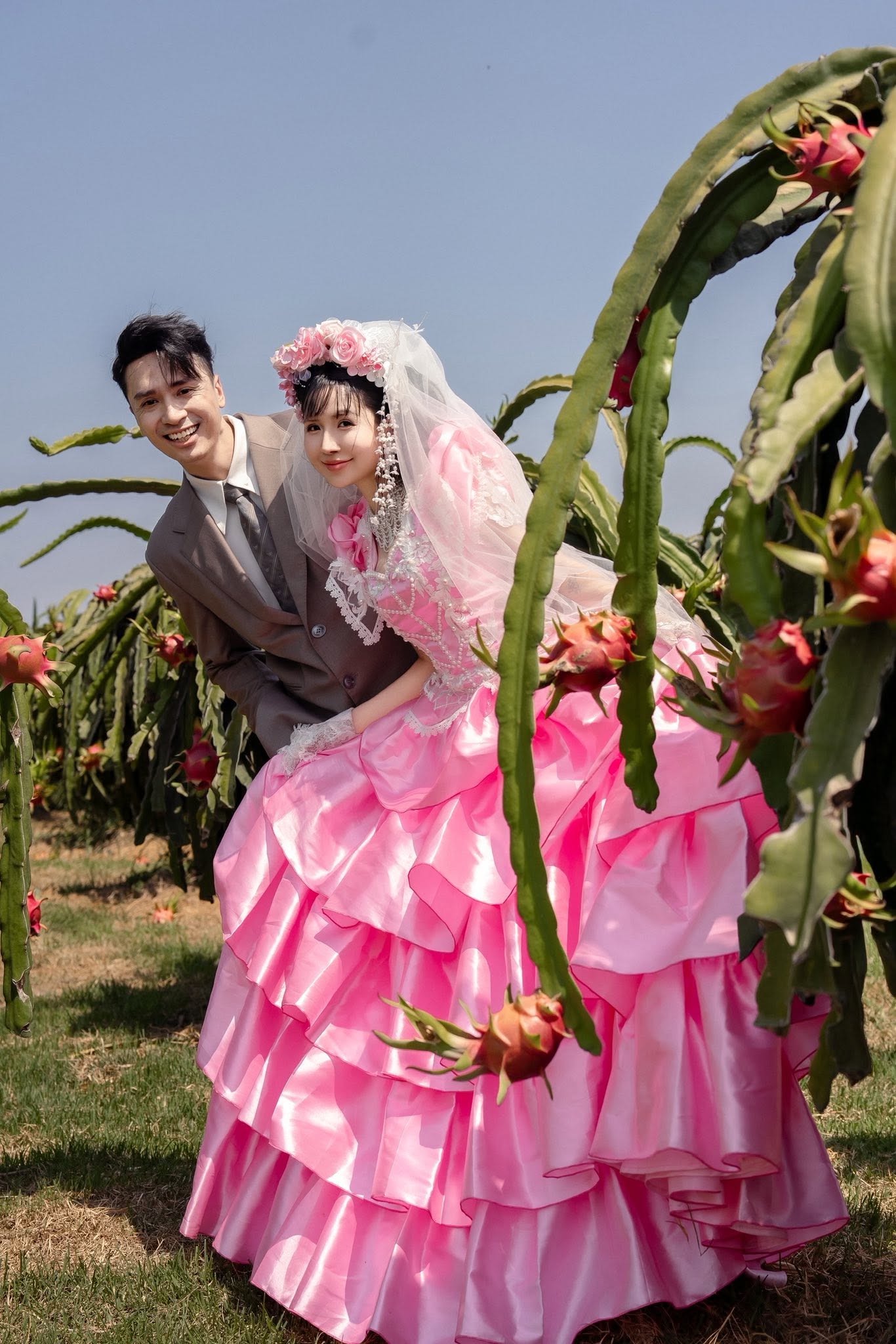 Tiến Luật, Tín Nguyễn,… kinh ngạc thiệp cưới