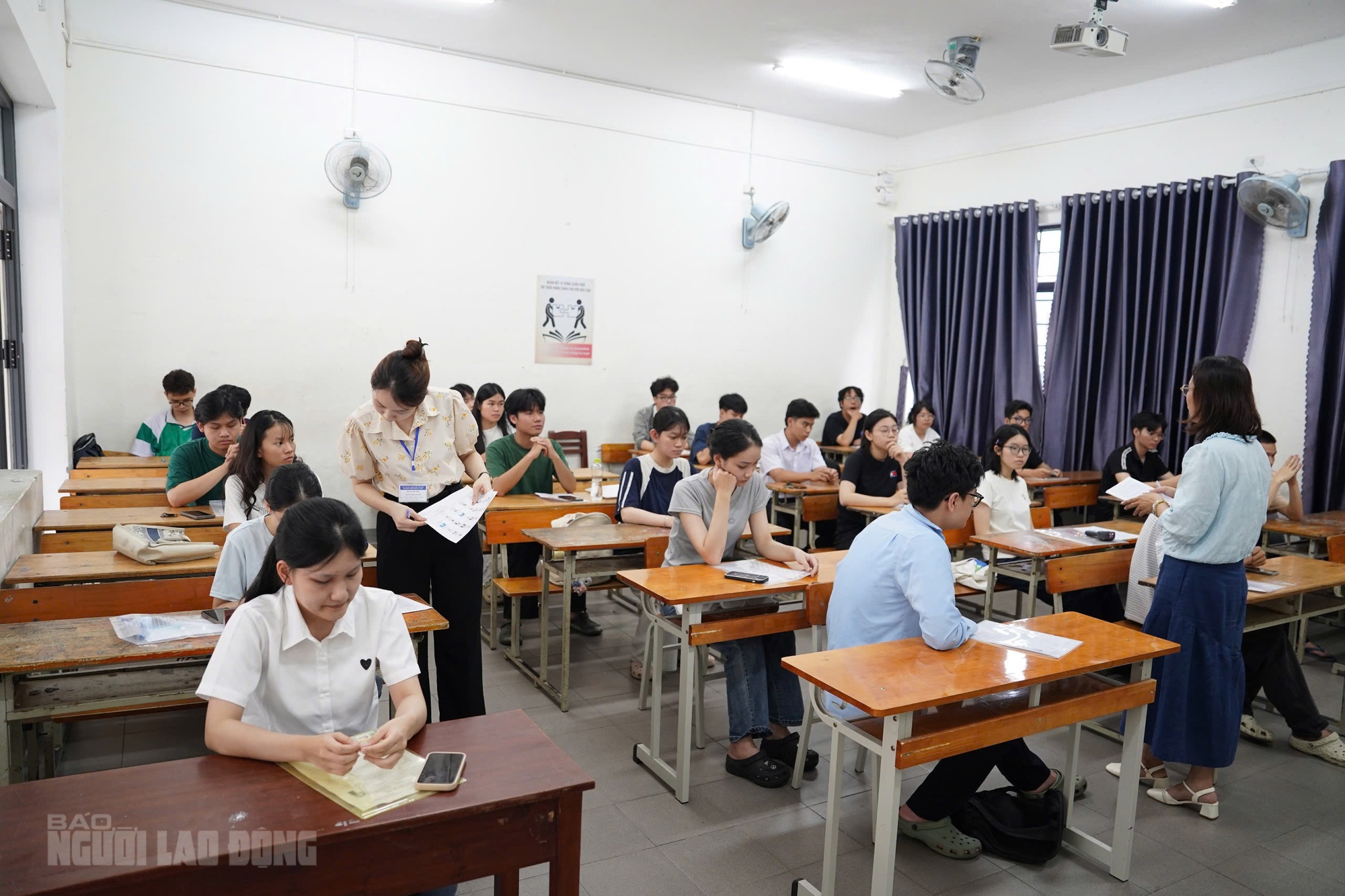 Hơn 35 . 000 Thí sinh tham gia thi tốt nghiệp THPT Đà Nẵng 2026 - Ảnh 6. Hơn 35 . 000 Thí sinh tham gia thi tốt nghiệp THPT Đà Nẵng 2026 - Ảnh 6.