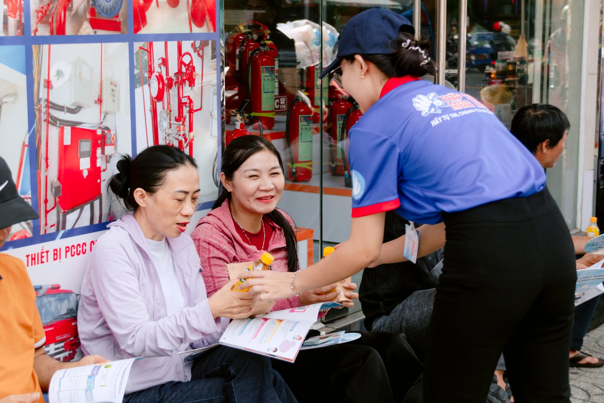 Những món quà nhỏ, hành động đẹp ấm lòng sĩ tử - Ảnh 7.
