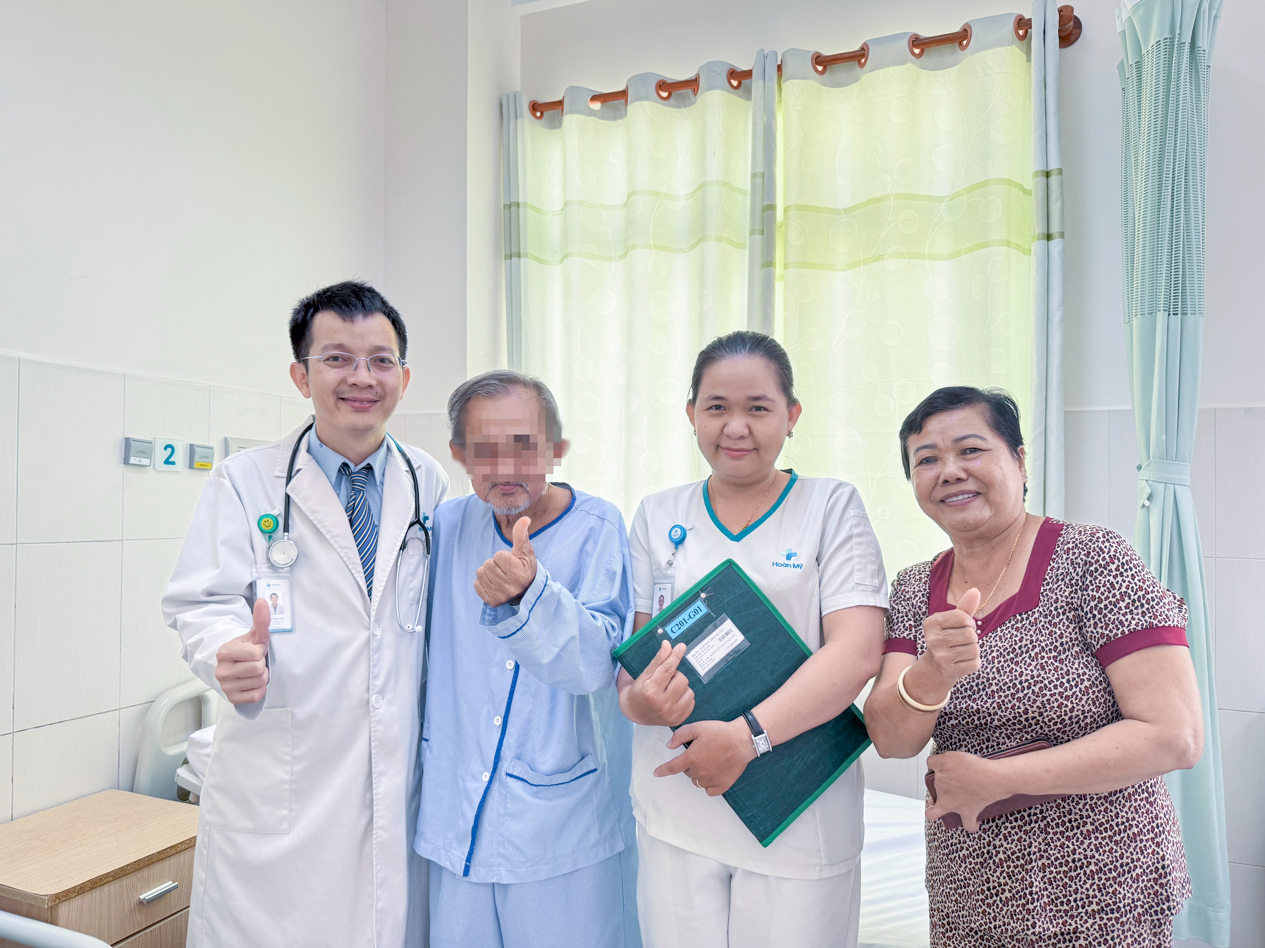 Một bệnh viện ở Cần Thơ cứu sống cụ ông liên tục ho ra máu - Ảnh 2.