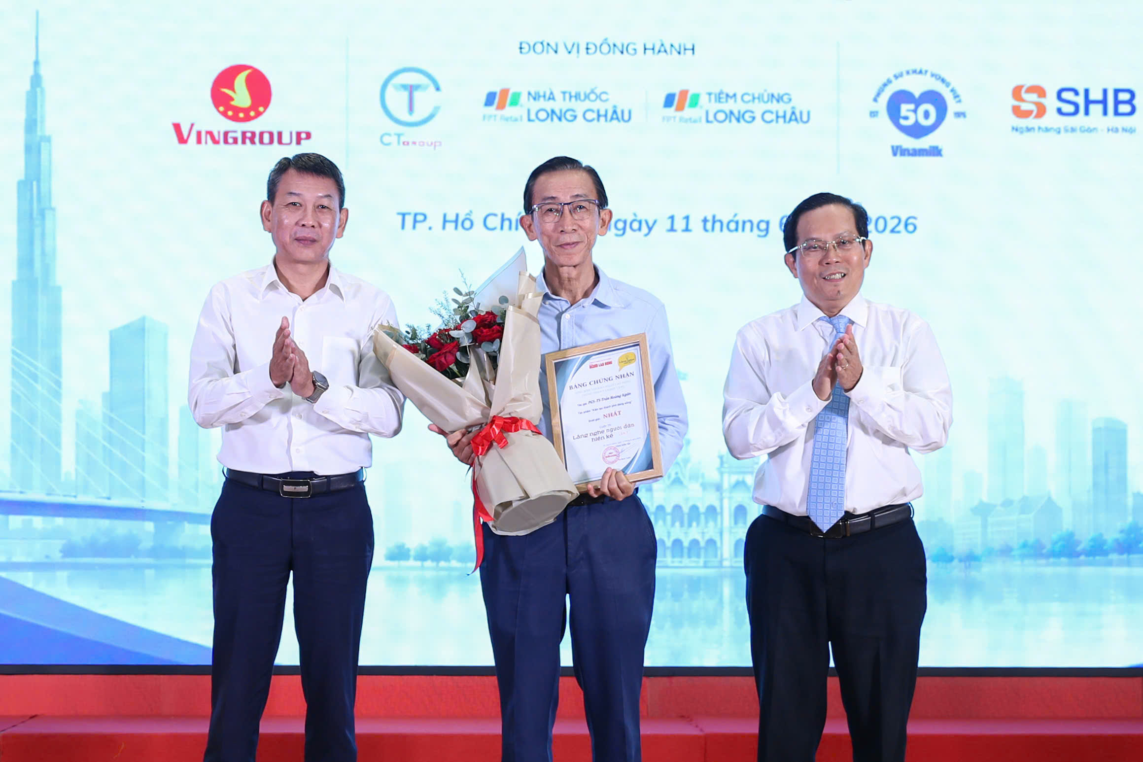 BÁO NGƯỜI LAO ĐỘNG TRAO GIẢI BA CUỘC THI VIẾT: Cuộc BÁO NGƯỜI LAO ĐỘNG TRAO GIẢI BA CUỘC THI VIẾT: Cuộc