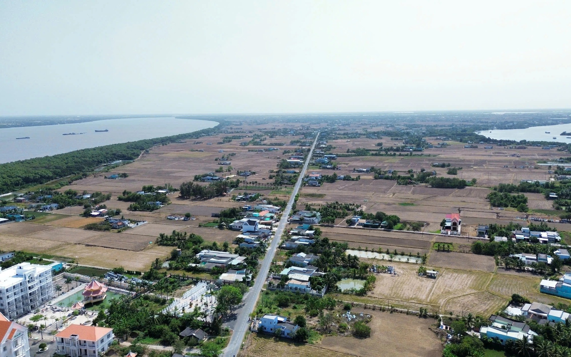 Đẩy nhanh tiến độ mở rộng tuyến cao tốc huyết mạch - Ảnh 2.