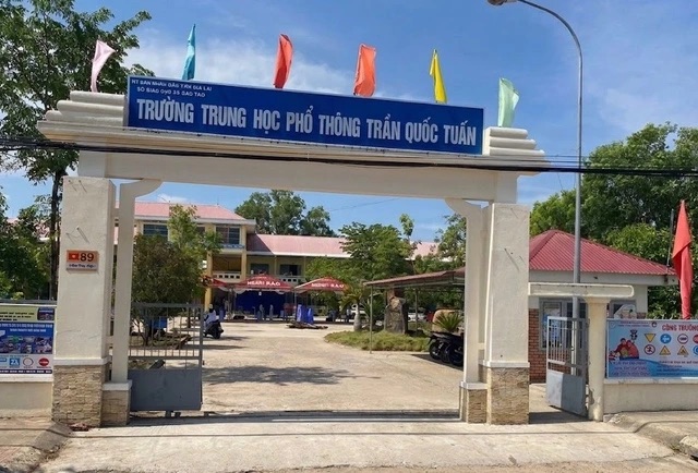 Xin đi vệ sinh, thí sinh mang điện thoại vào phòng thi bị đình chỉ - Ảnh 1.