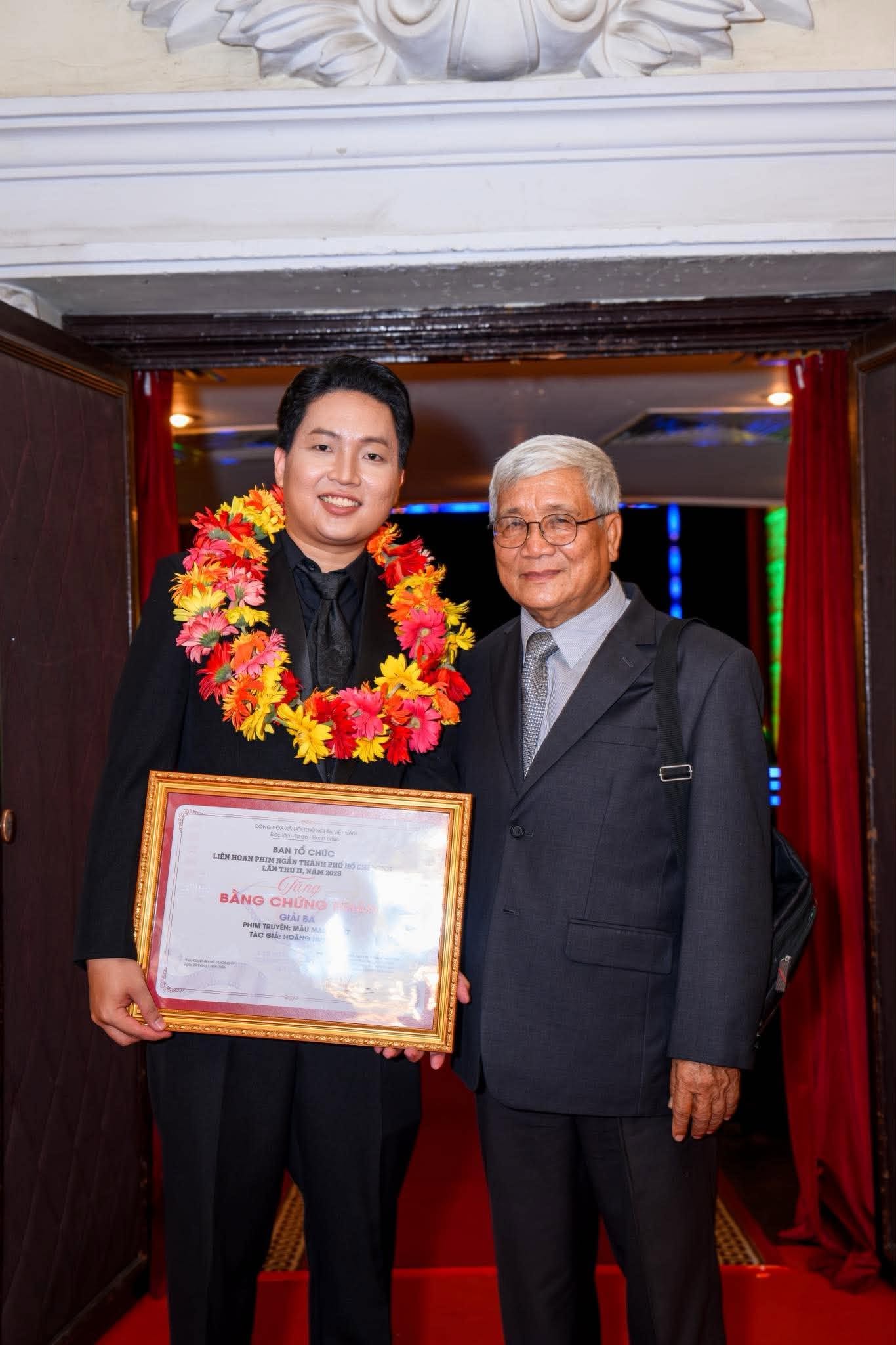 Hoàng Huy Bụt đoạt giải tại Liên hoan phim Ngắn TP HCM lần II, hứa hẹn cuộc bứt phá mới - Ảnh 3.