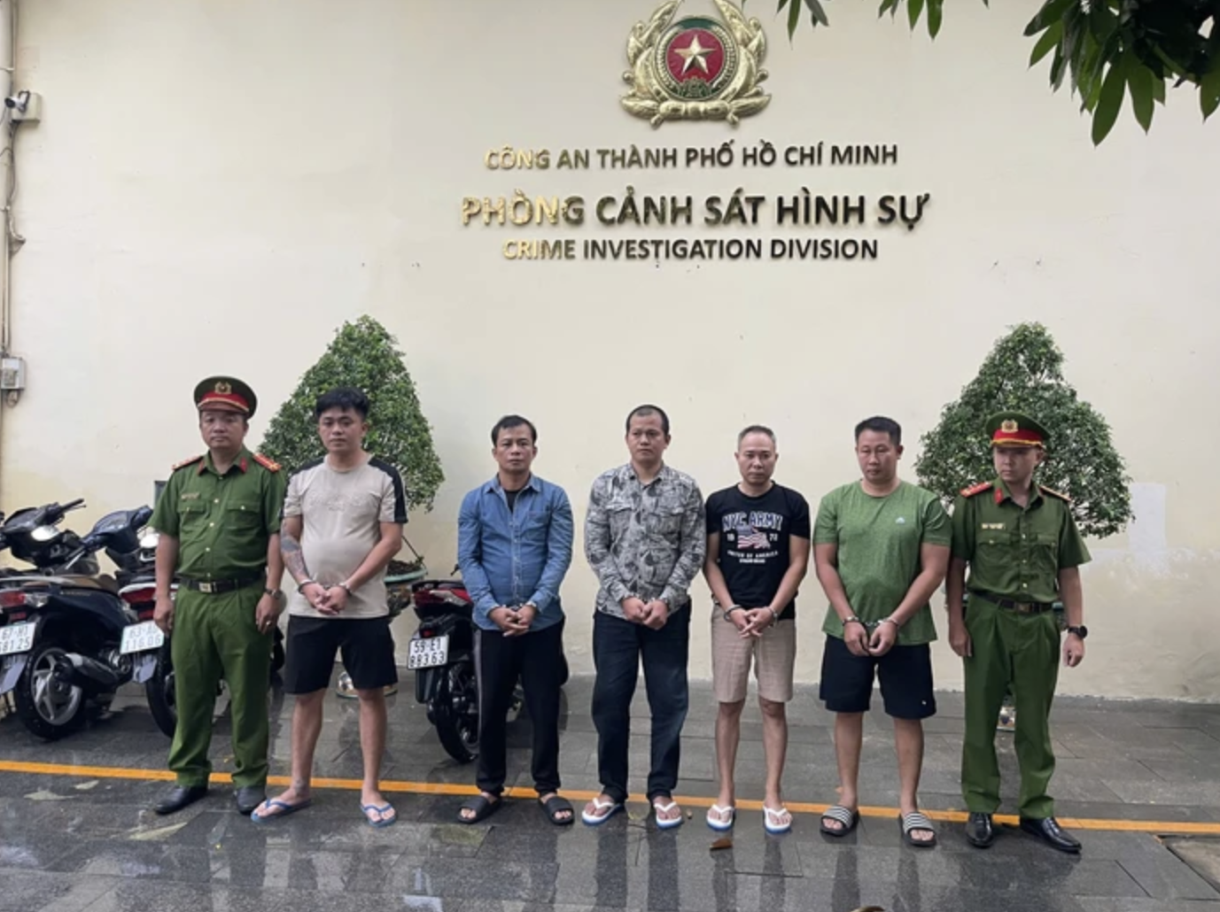 Phỏng vấn độc quyền: Tội phạm đường phố, giang hồ núp bóng doanh nghiệp ở TPHCM không còn đất sống - Ảnh 13.
