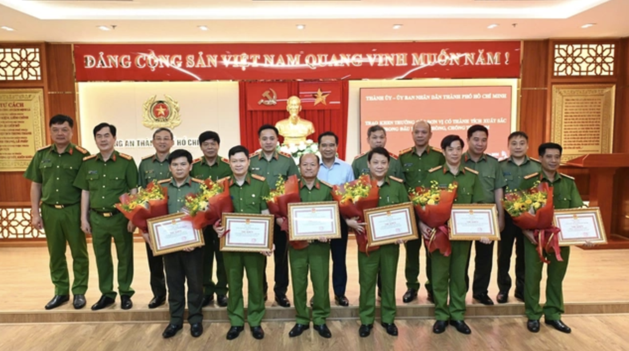 Phỏng vấn độc quyền: Tội phạm đường phố, giang hồ núp bóng doanh nghiệp ở TPHCM không còn đất sống - Ảnh 17.