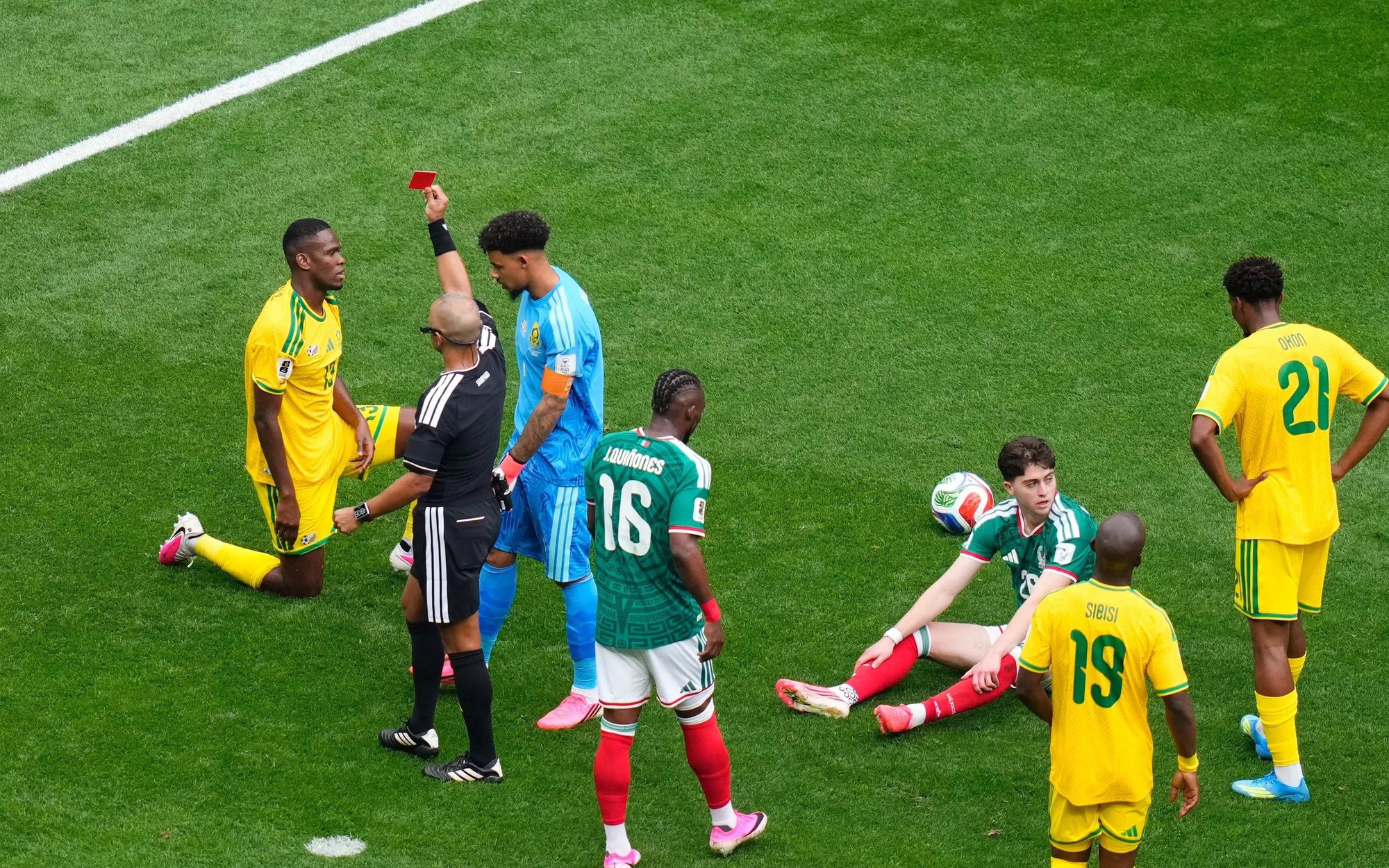 Ngược dòng hạ CH Séc, Hàn Quốc lần đầu thắng trận ra quân World Cup sau 3 kỳ - Ảnh 4.