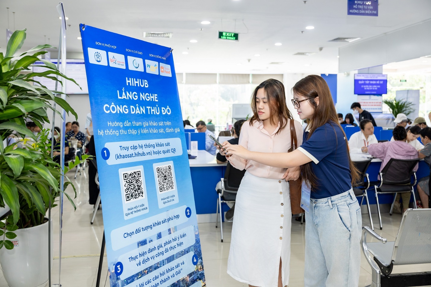 PVcomBank đồng hành thúc đẩy chuyển đổi số trong lĩnh vực hành chính công tại Hà Nội - Ảnh 1.