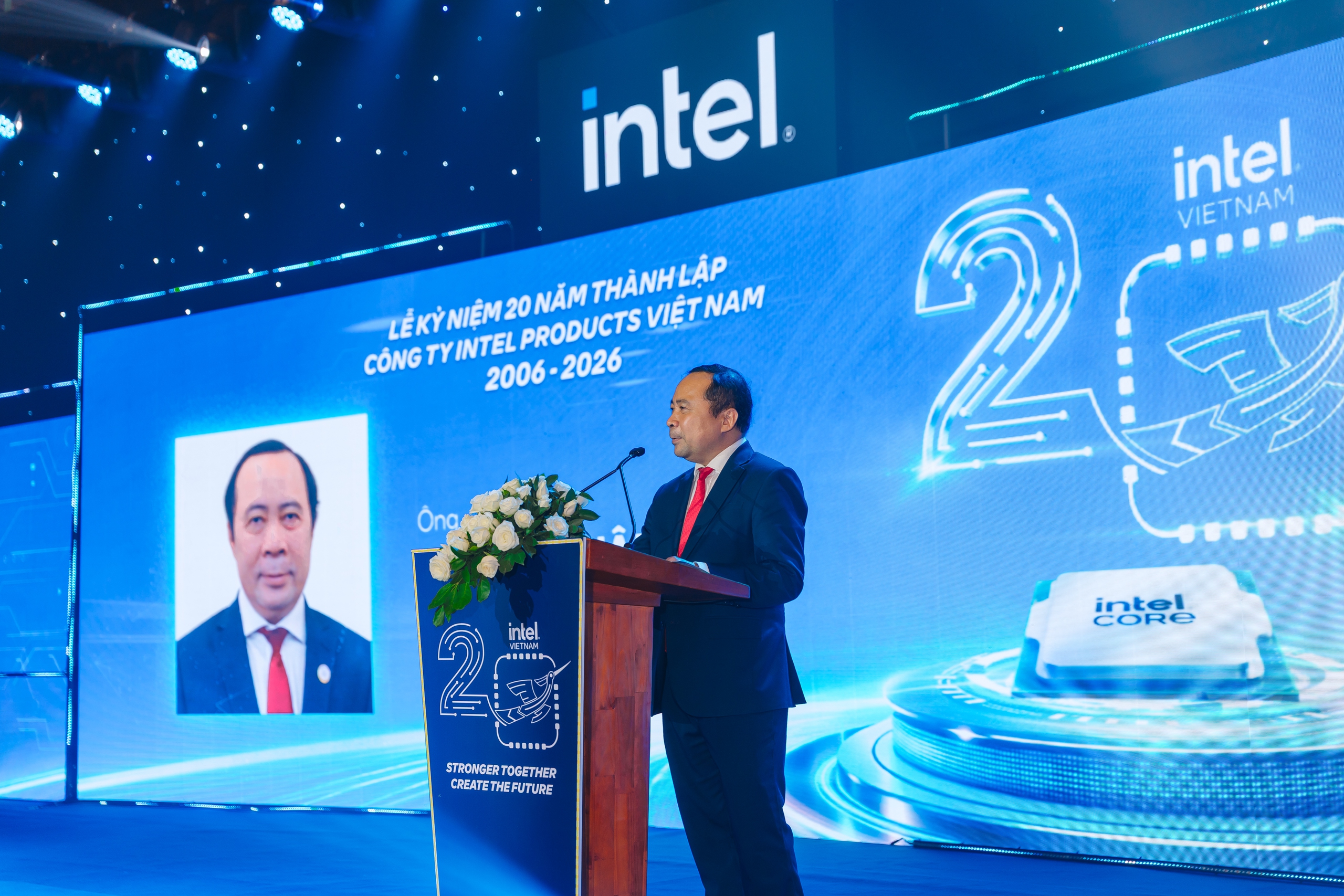 Intel tại Việt Nam sau 20 năm: 110 tỉ USD giá trị xuất khẩu - Ảnh 2.
