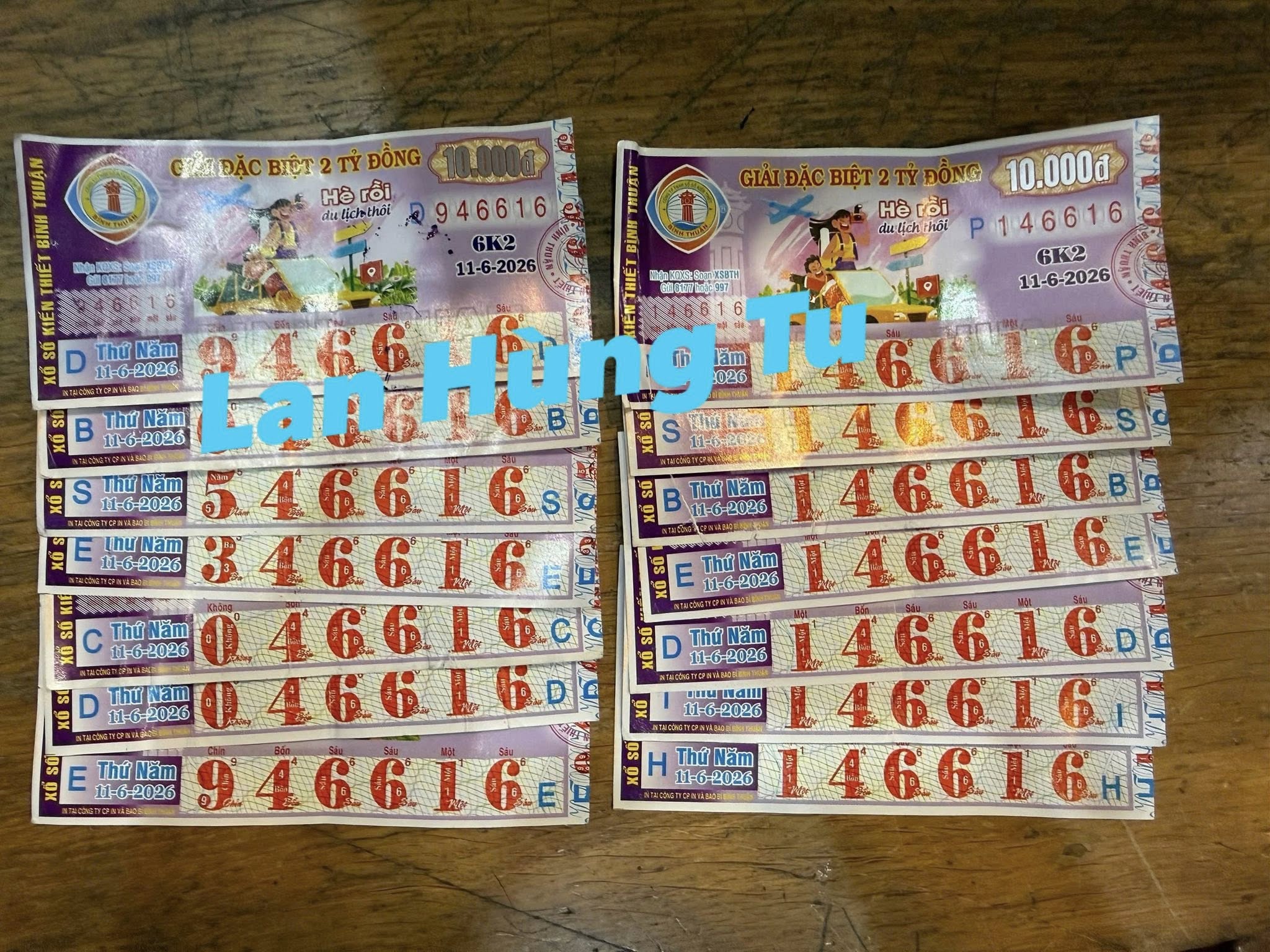 Trúng xổ số miền Nam, nhiều khách hàng đổi thưởng “rai rai” - Ảnh 1.