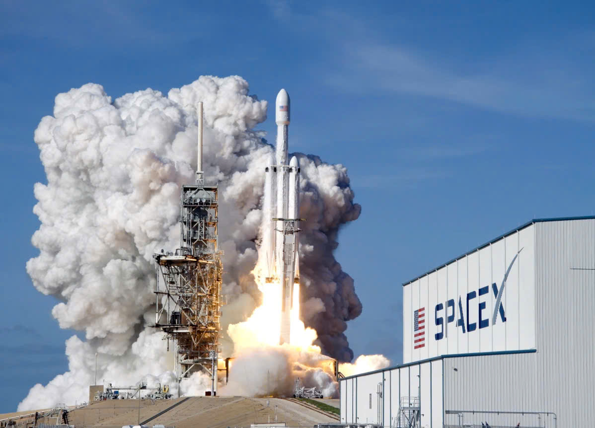 SpaceX phát hành IPO kỷ lục 75 tỷ USD, Elon Musk thành tỷ phú nghìn tỷ đầu tiên - Ảnh 2.