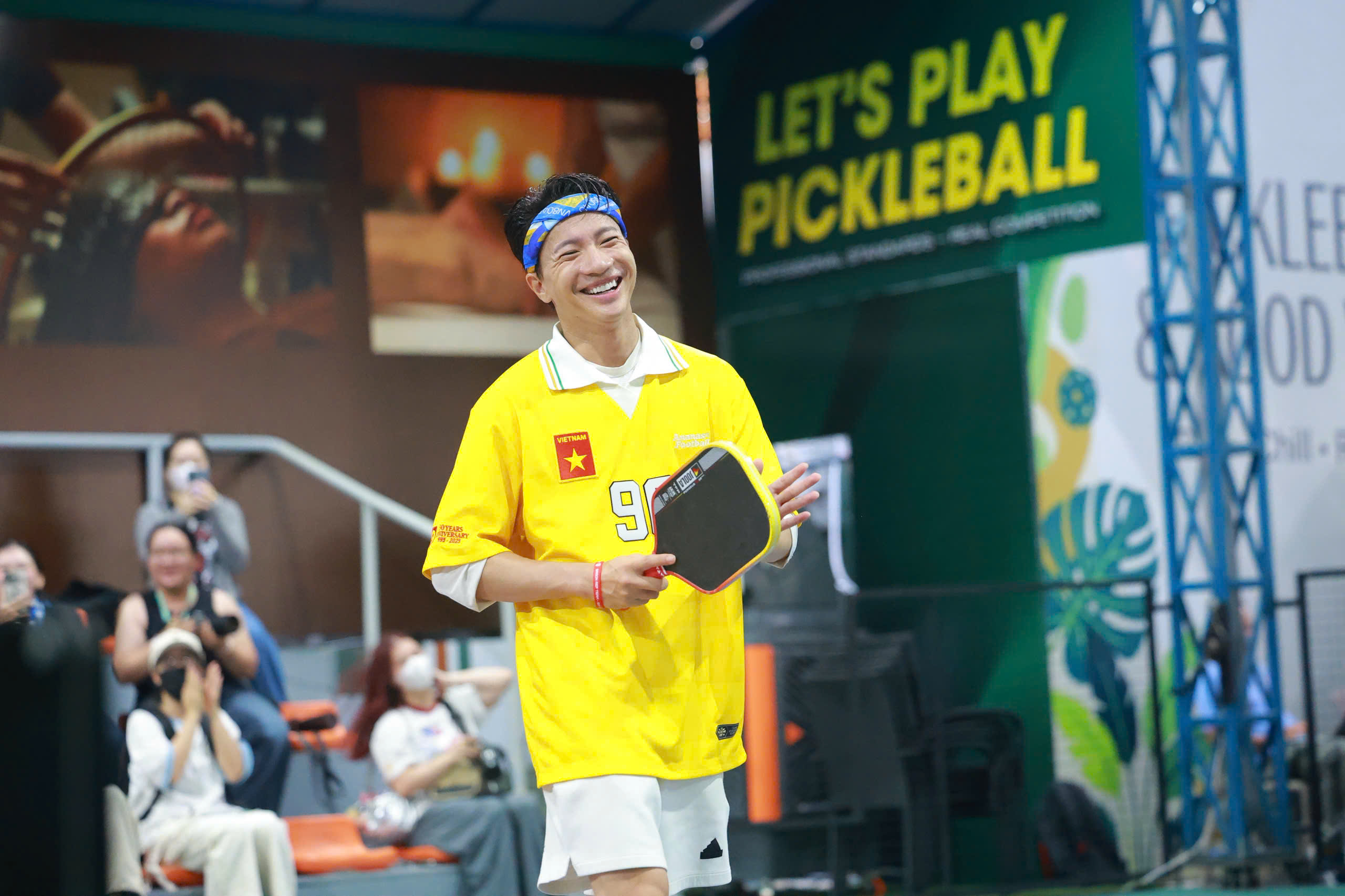 Đại sứ S.T Sơn Thạch hết m&igrave;nh tại Giải Pickleball B&aacute;o Người Lao Động 2026 - Ảnh 3.