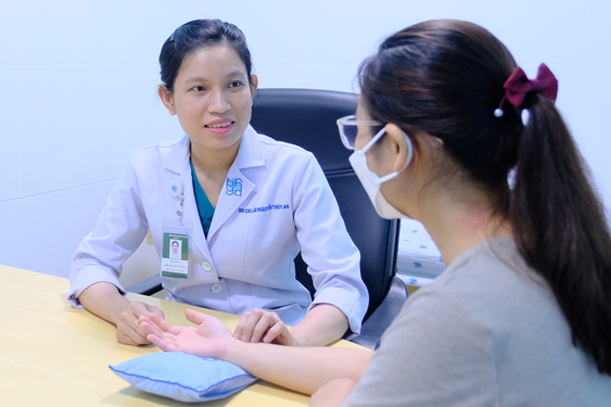 Không có chuyện phơi nắng chữa bách bệnh - Ảnh 1. Không có chuyện phơi nắng chữa bách bệnh - Ảnh 1.