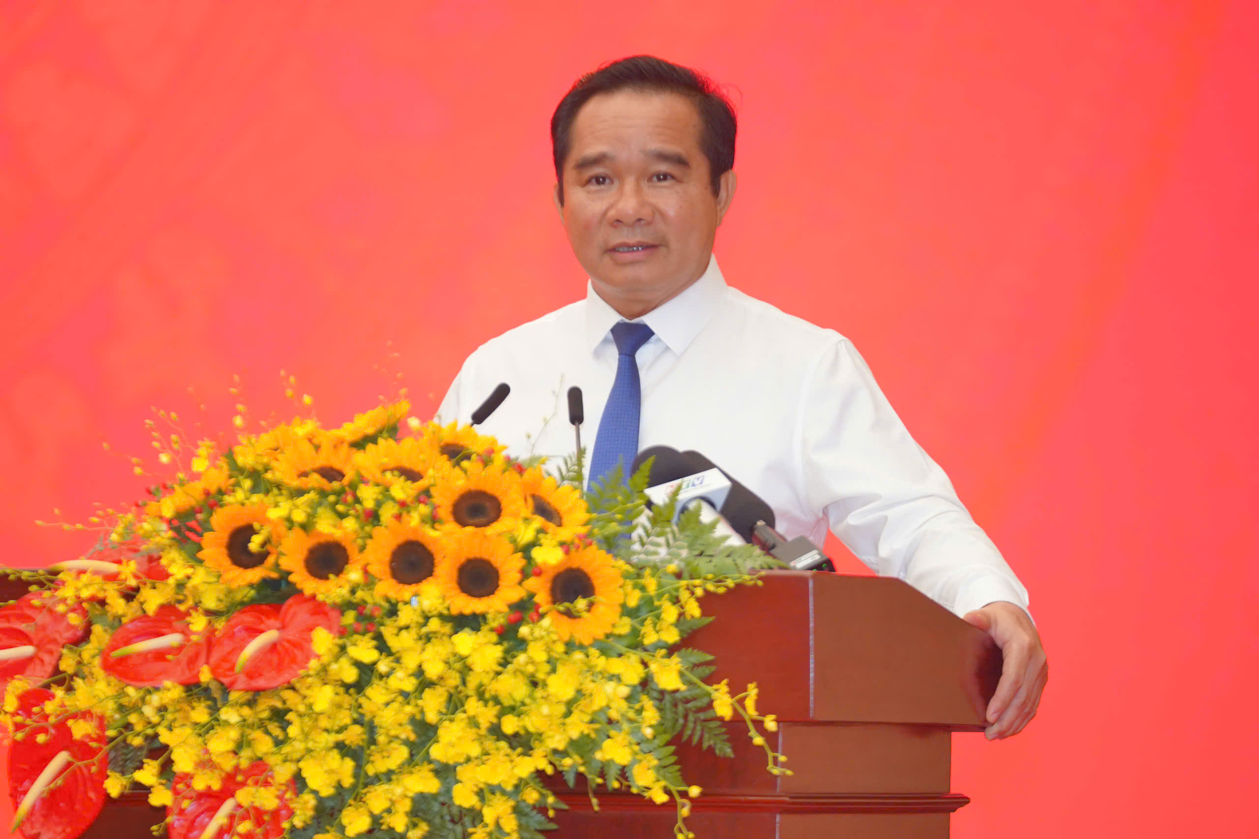 Thủ tướng L&ecirc; Minh Hưng l&agrave;m việc với TPHCM - Ảnh 5.