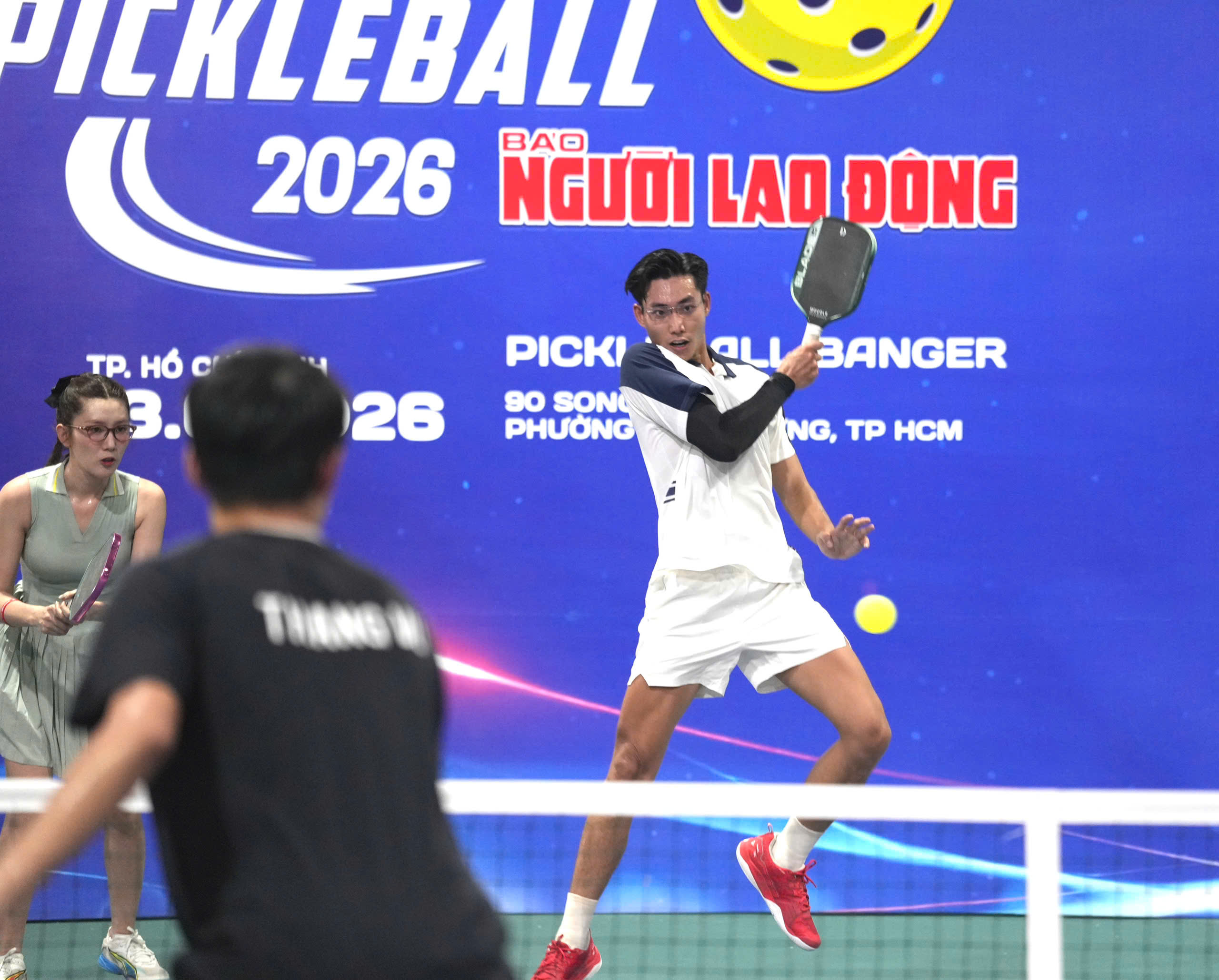 Giải pickleball B&aacute;o Người Lao Động năm 2026: Diễn vi&ecirc;n Th&uacute;y Ng&acirc;n gi&agrave;nh giải nhất cặp đ&ocirc;i nam nữ nghệ - Ảnh 2.