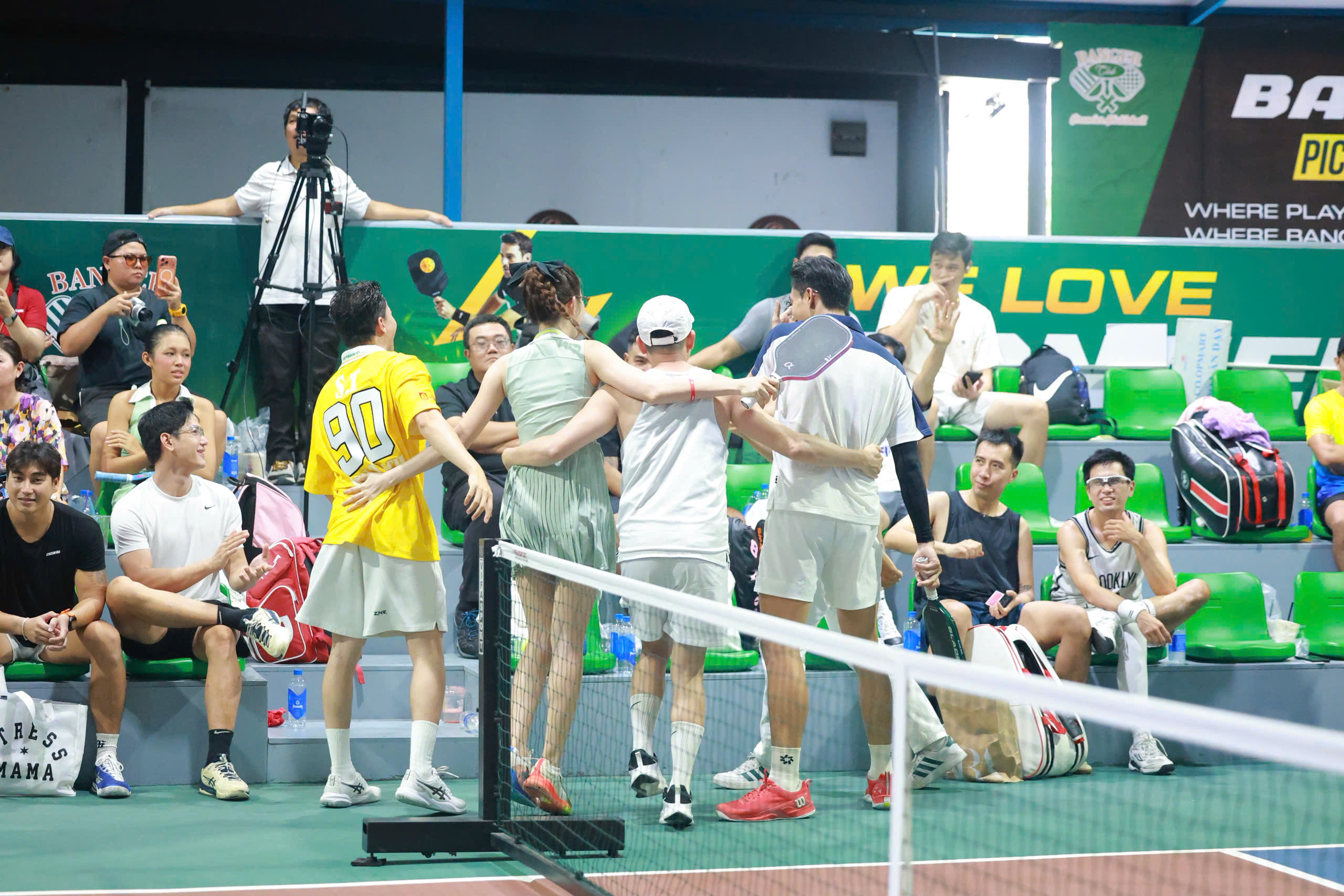 Giải pickleball B&aacute;o Người Lao Động năm 2026: Diễn vi&ecirc;n Th&uacute;y Ng&acirc;n gi&agrave;nh giải nhất cặp đ&ocirc;i nam nữ nghệ - Ảnh 15.